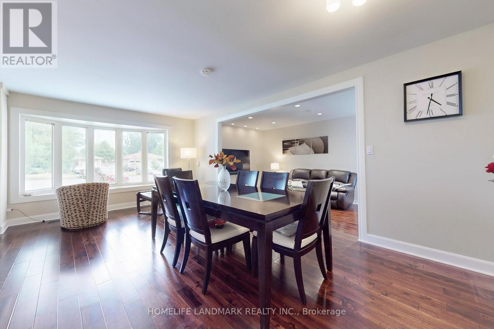 2603 Bromsgrove Road, Mississauga, Ontario  L5J 1M1 - Photo 9 - W12318666