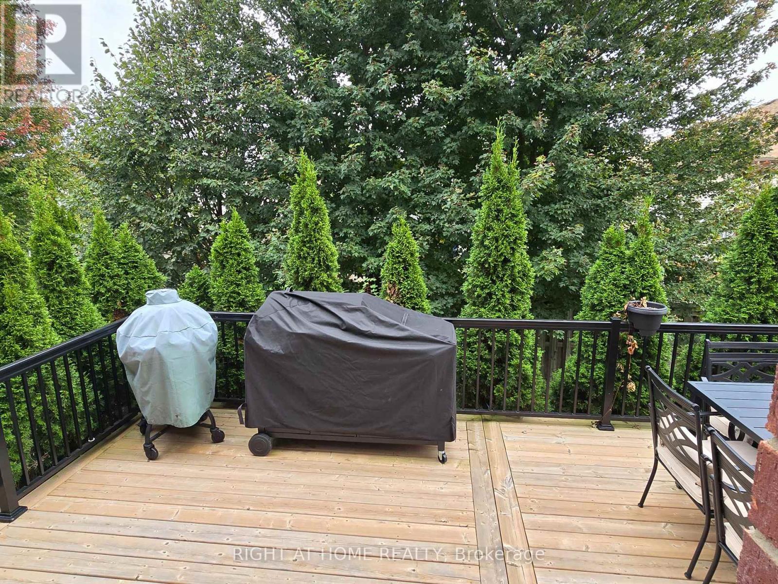 520 Pine Hollow Court, Kitchener, Ontario  N2R 1T3 - Photo 13 - X12318709