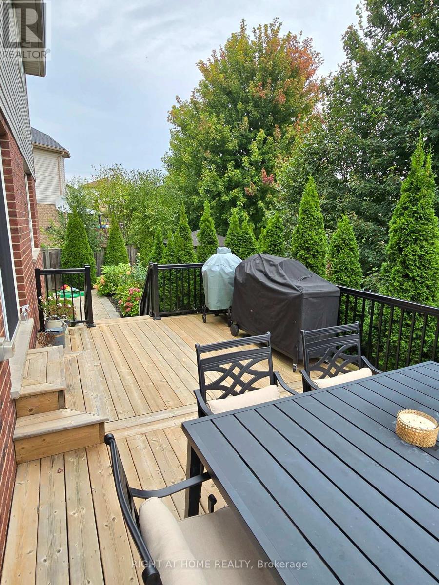 520 Pine Hollow Court, Kitchener, Ontario  N2R 1T3 - Photo 14 - X12318709