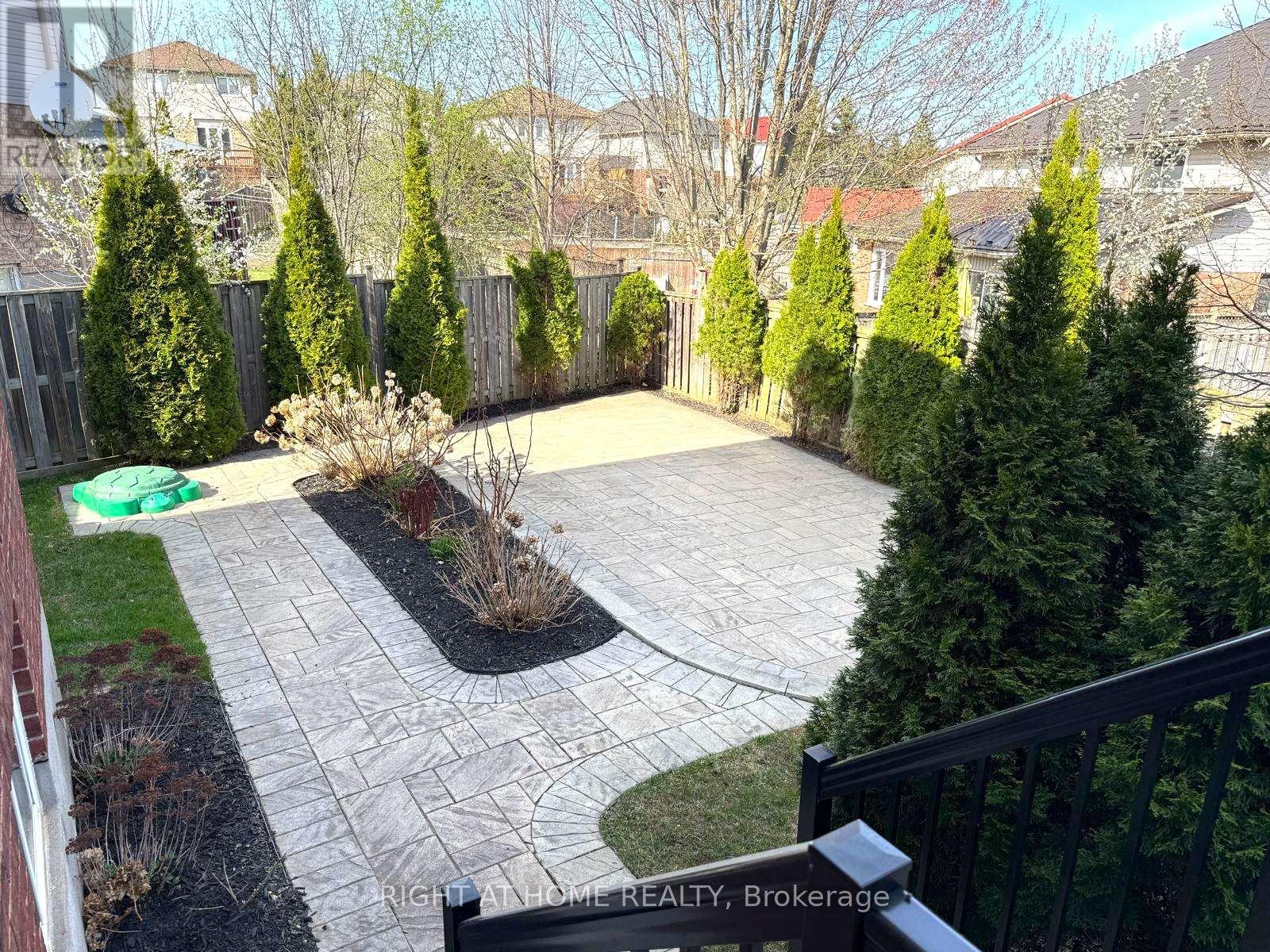 520 Pine Hollow Court, Kitchener, Ontario  N2R 1T3 - Photo 15 - X12318709