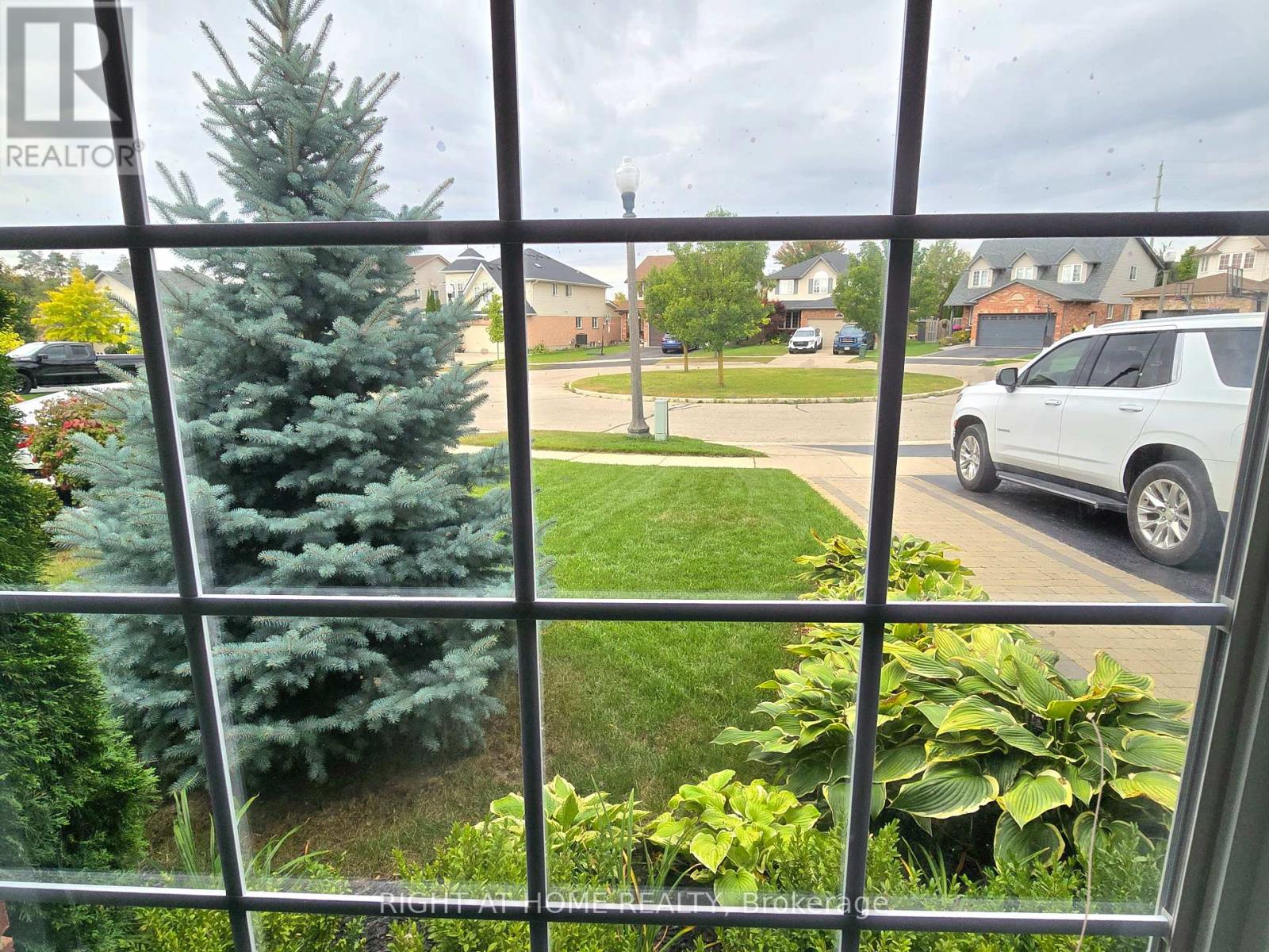 520 Pine Hollow Court, Kitchener, Ontario  N2R 1T3 - Photo 36 - X12318709