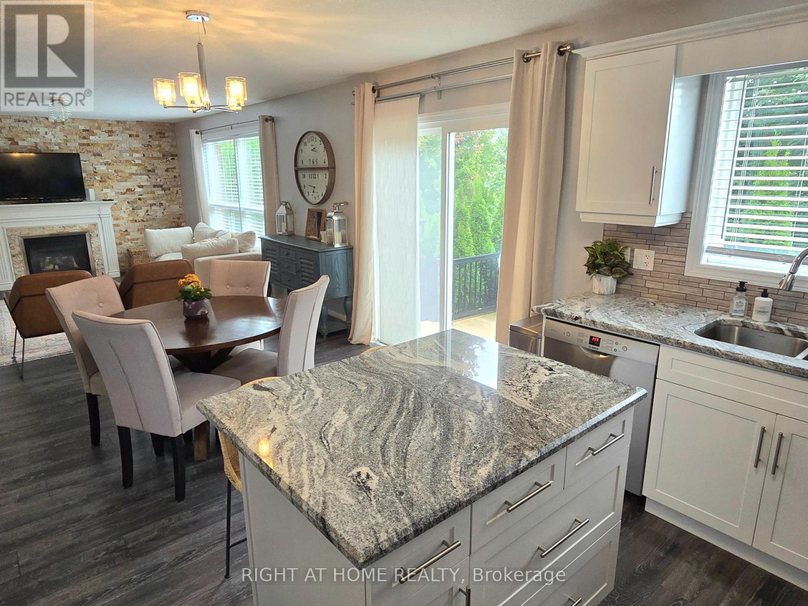 520 Pine Hollow Court, Kitchener, Ontario  N2R 1T3 - Photo 9 - X12318709