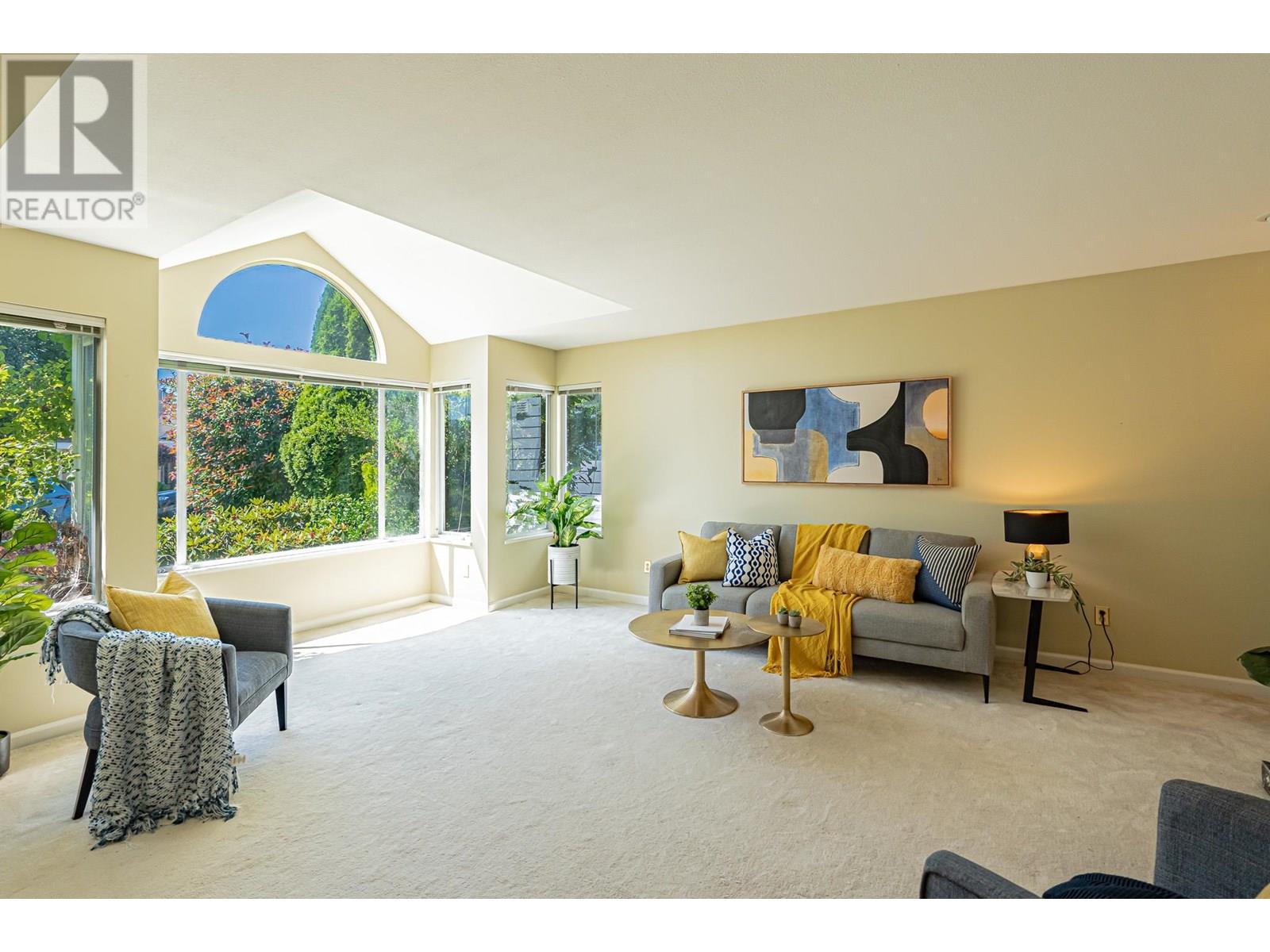 Property at 6683 LONDON COURT image 3
