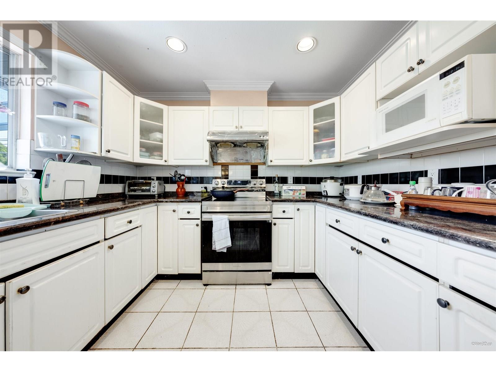 7920 Ontario Street, Vancouver, British Columbia  V5X 3E1 - Photo 12 - R3032329