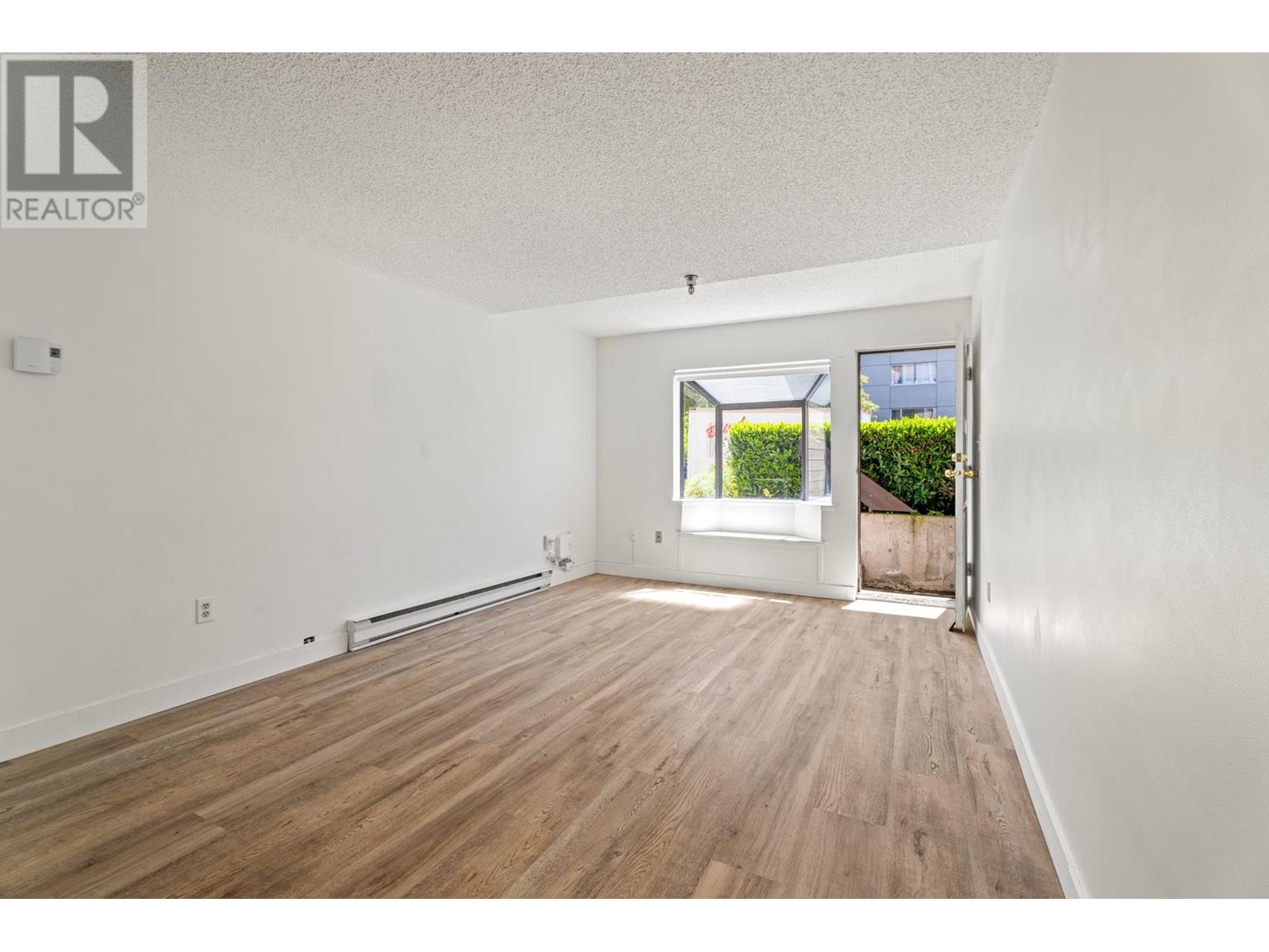 122 1363 Clyde Avenue, West Vancouver, British Columbia  V7T 3W9 - Photo 3 - R3023799