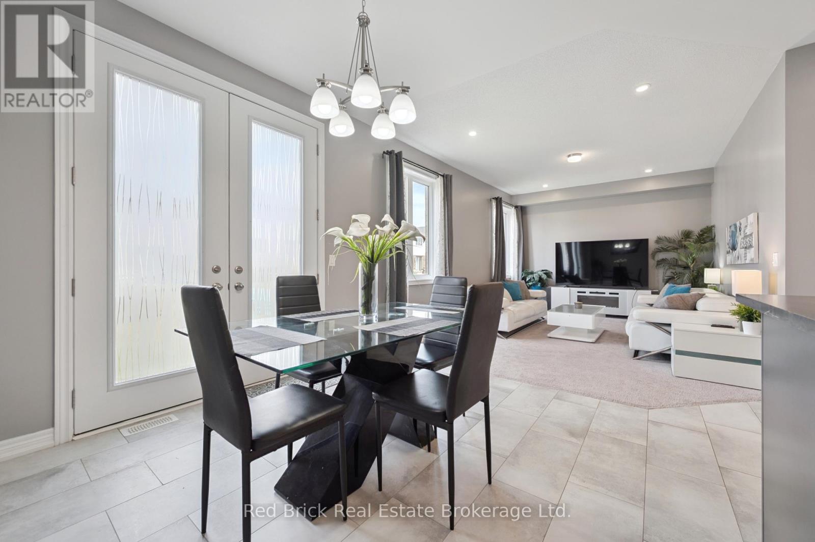 71 Harpin Way W, Centre Wellington, Ontario  N1M 0H8 - Photo 11 - X12318828