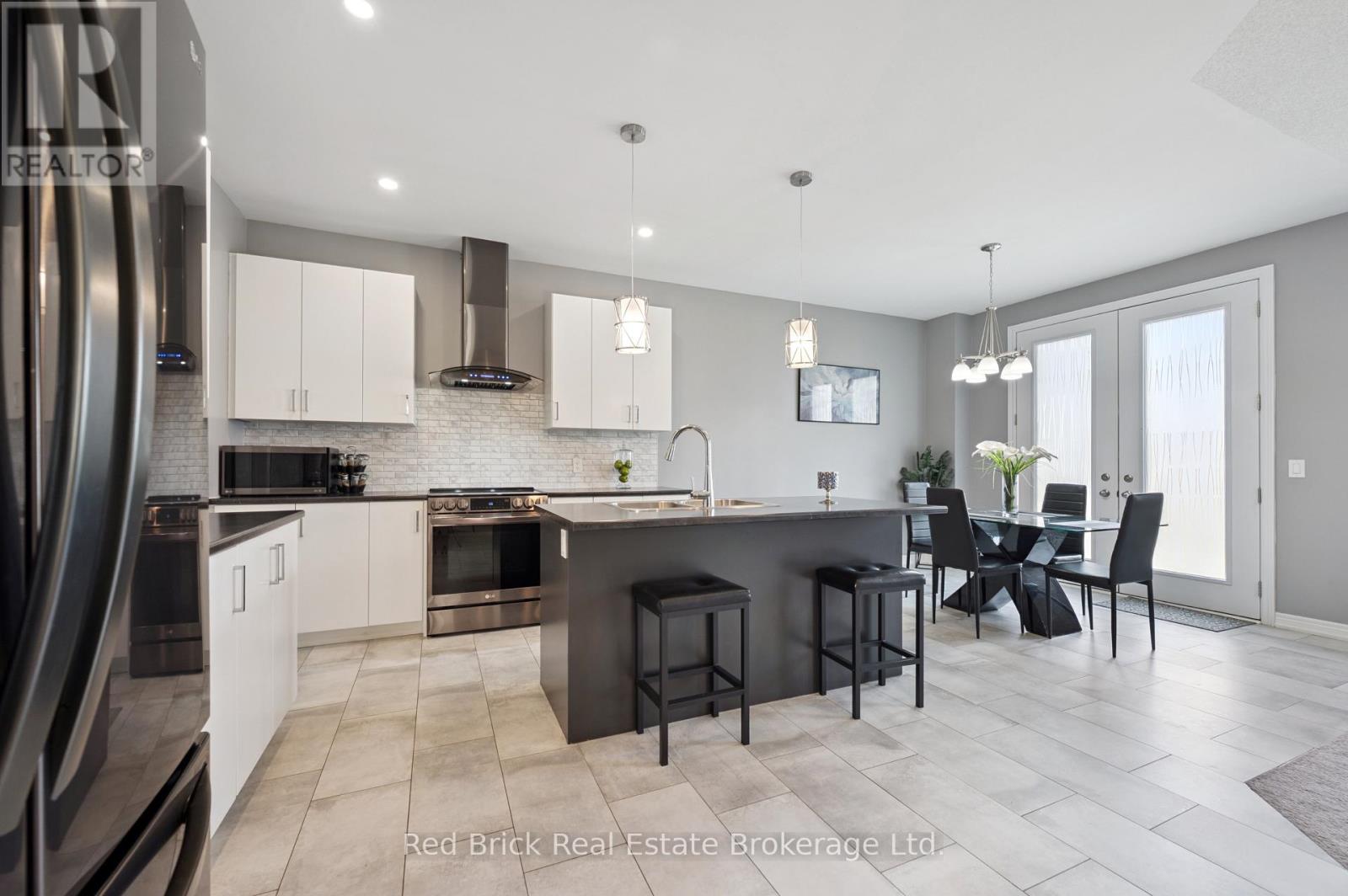 71 Harpin Way W, Centre Wellington, Ontario  N1M 0H8 - Photo 7 - X12318828