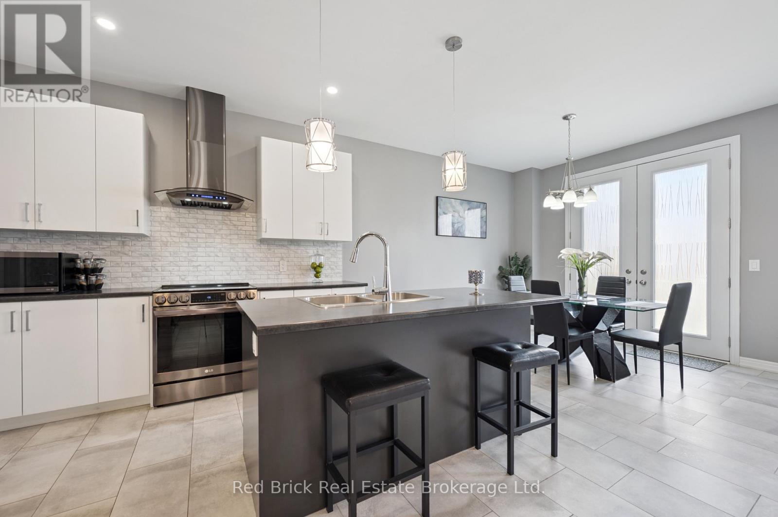 71 Harpin Way W, Centre Wellington, Ontario  N1M 0H8 - Photo 8 - X12318828