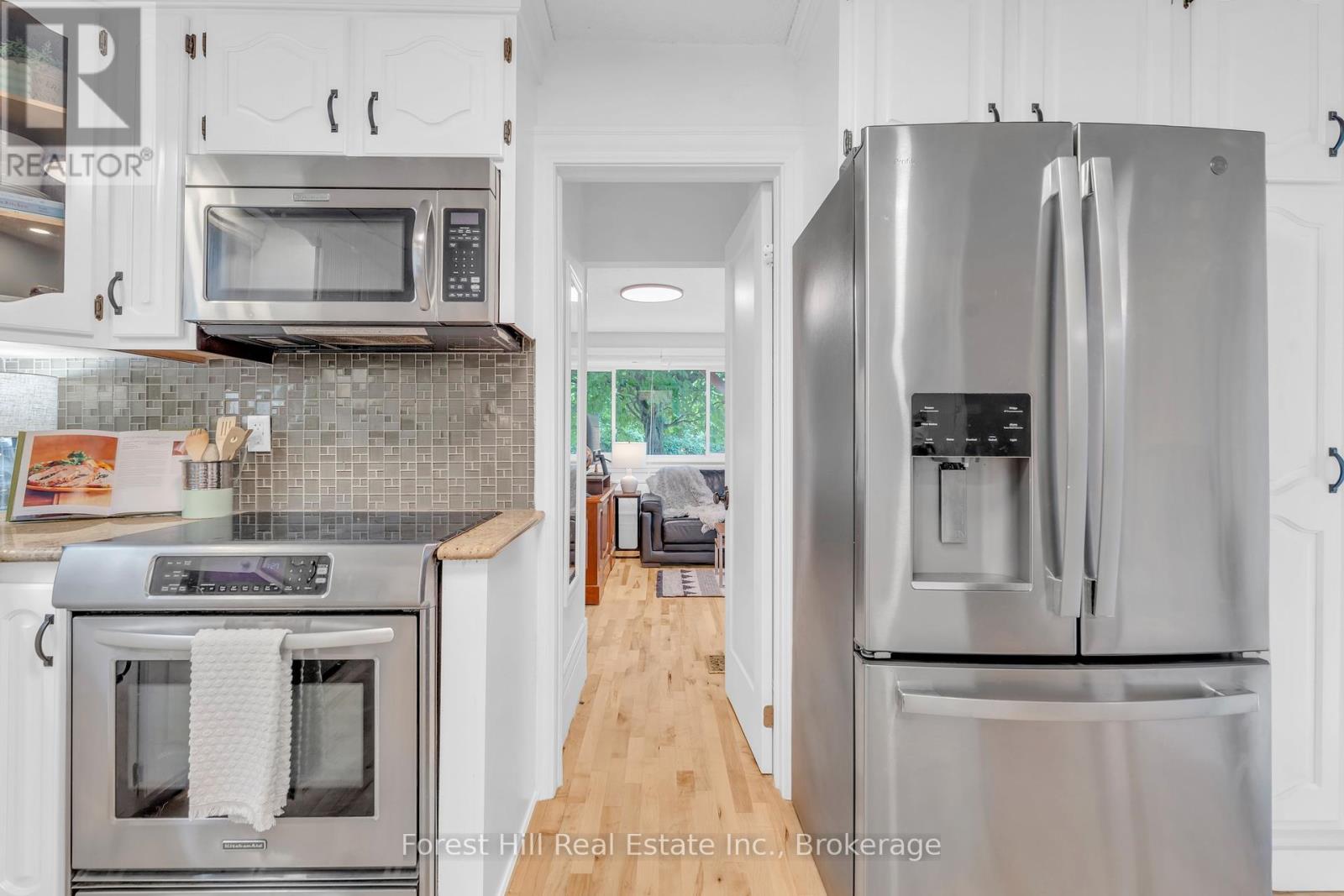 161 Herbert Street, Waterloo, Ontario  N2J 1T3 - Photo 11 - X12318833