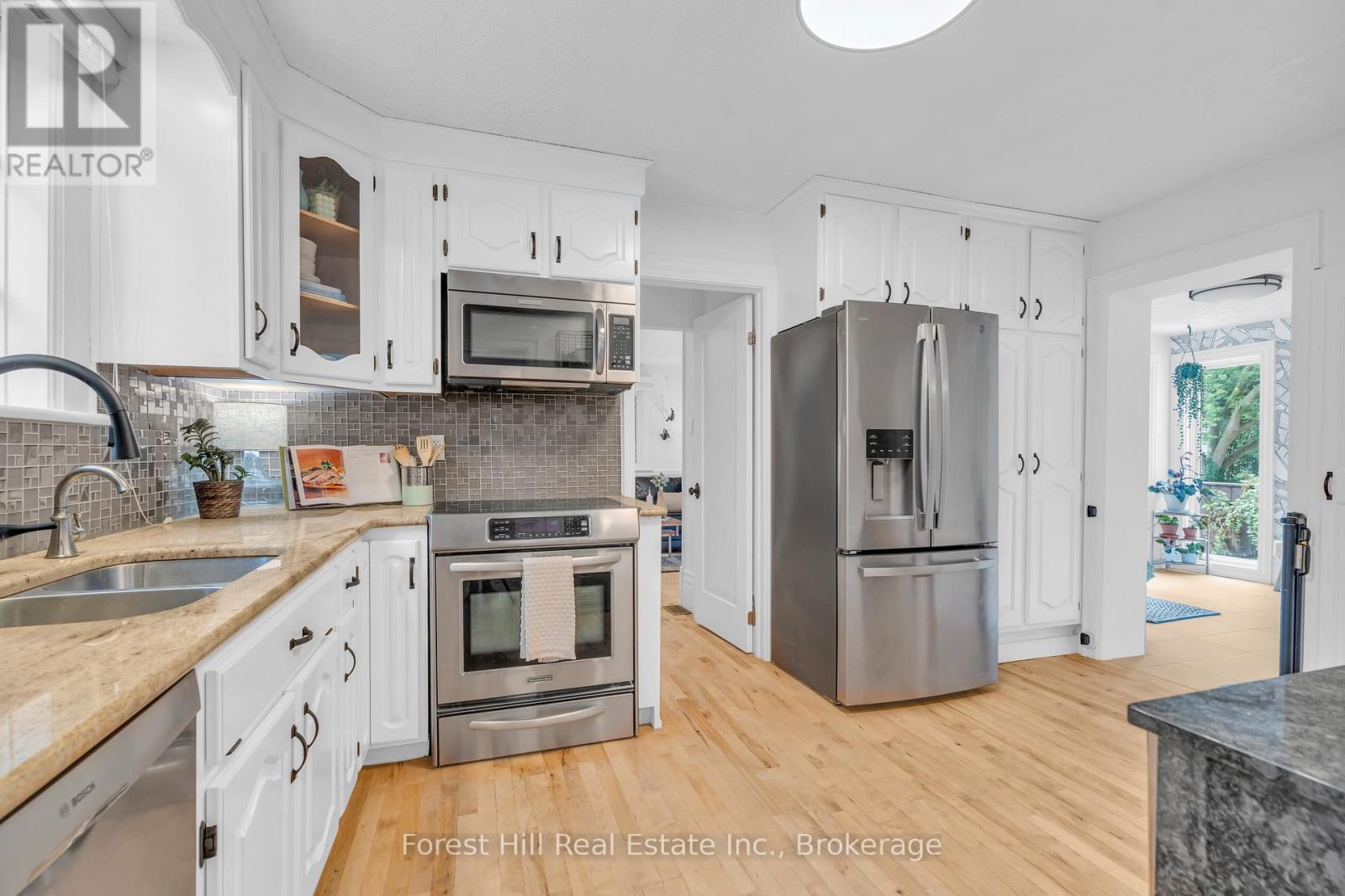 161 Herbert Street, Waterloo, Ontario  N2J 1T3 - Photo 13 - X12318833