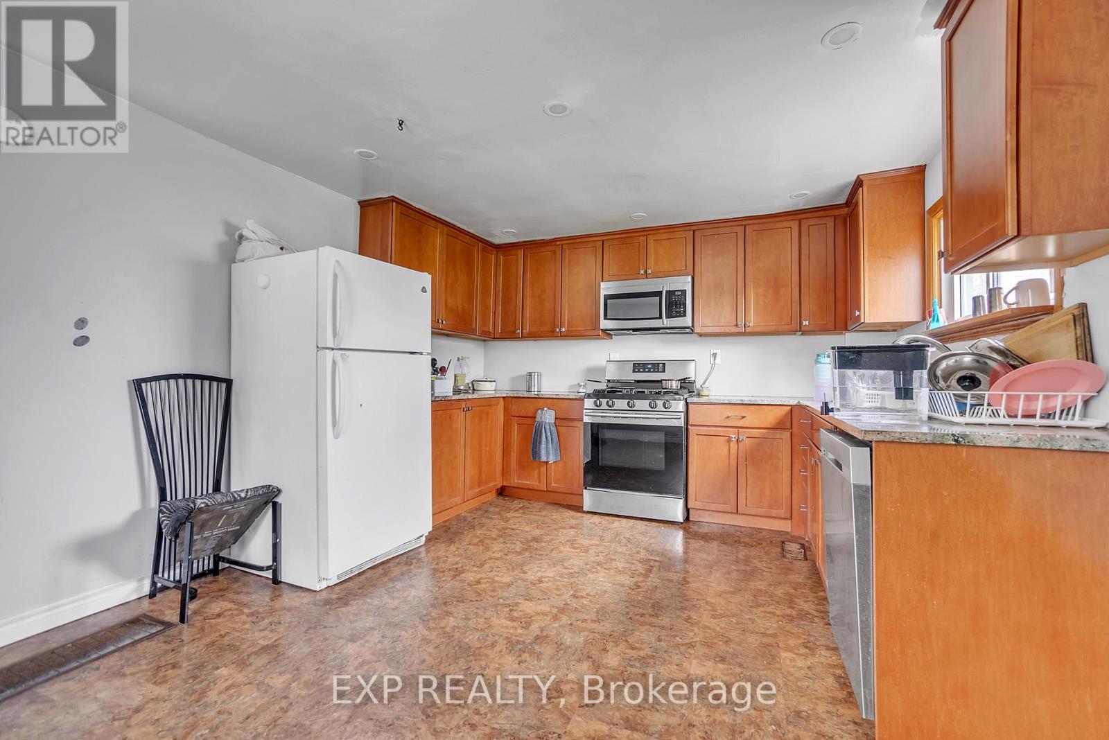 45 Purdy Street, Belleville, Ontario  K8P 1Y8 - Photo 3 - X12318797