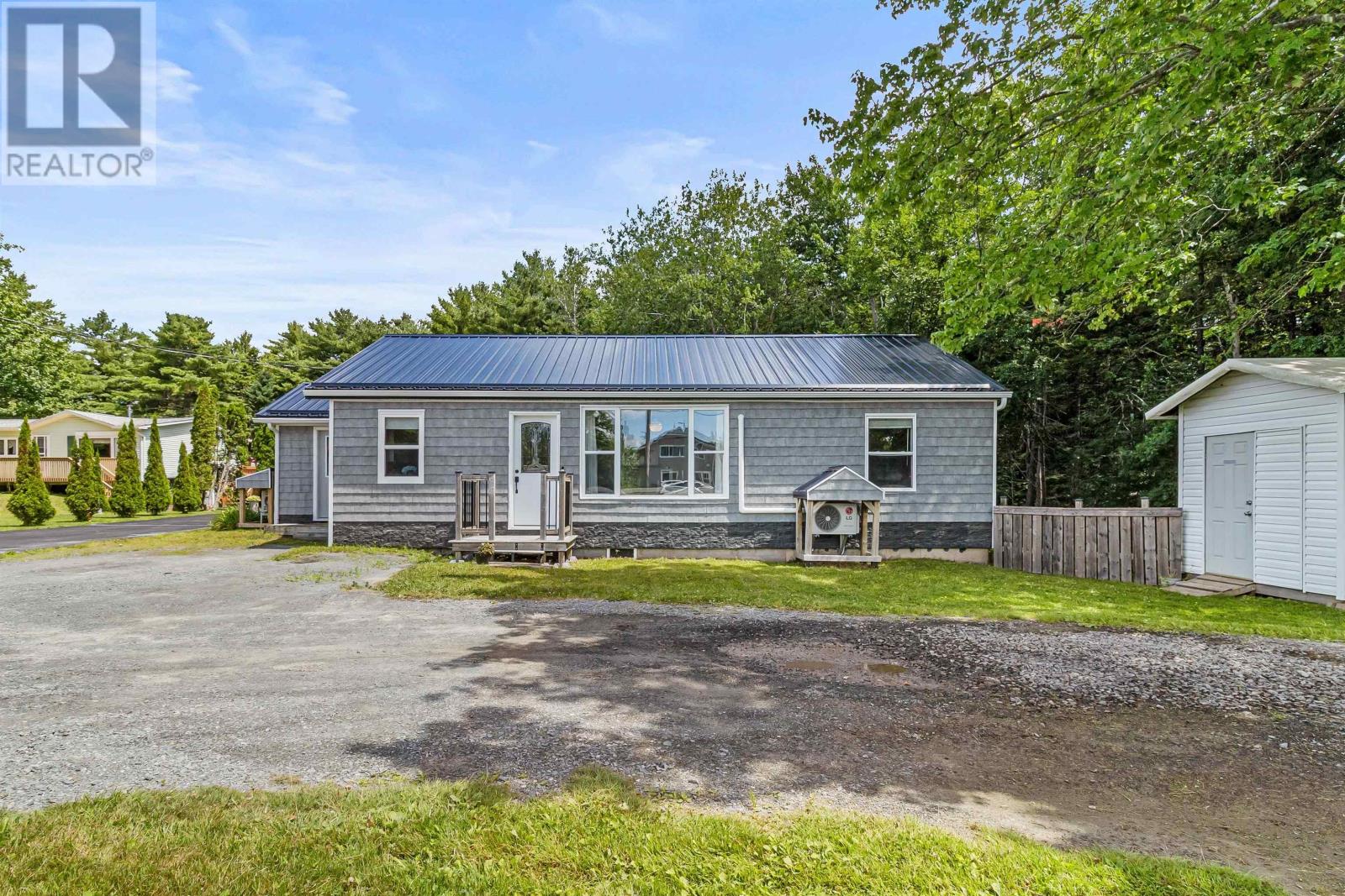 451 Highway 1, Mount Uniacke, Nova Scotia  B0N 1Z0 - Photo 1 - 202518746