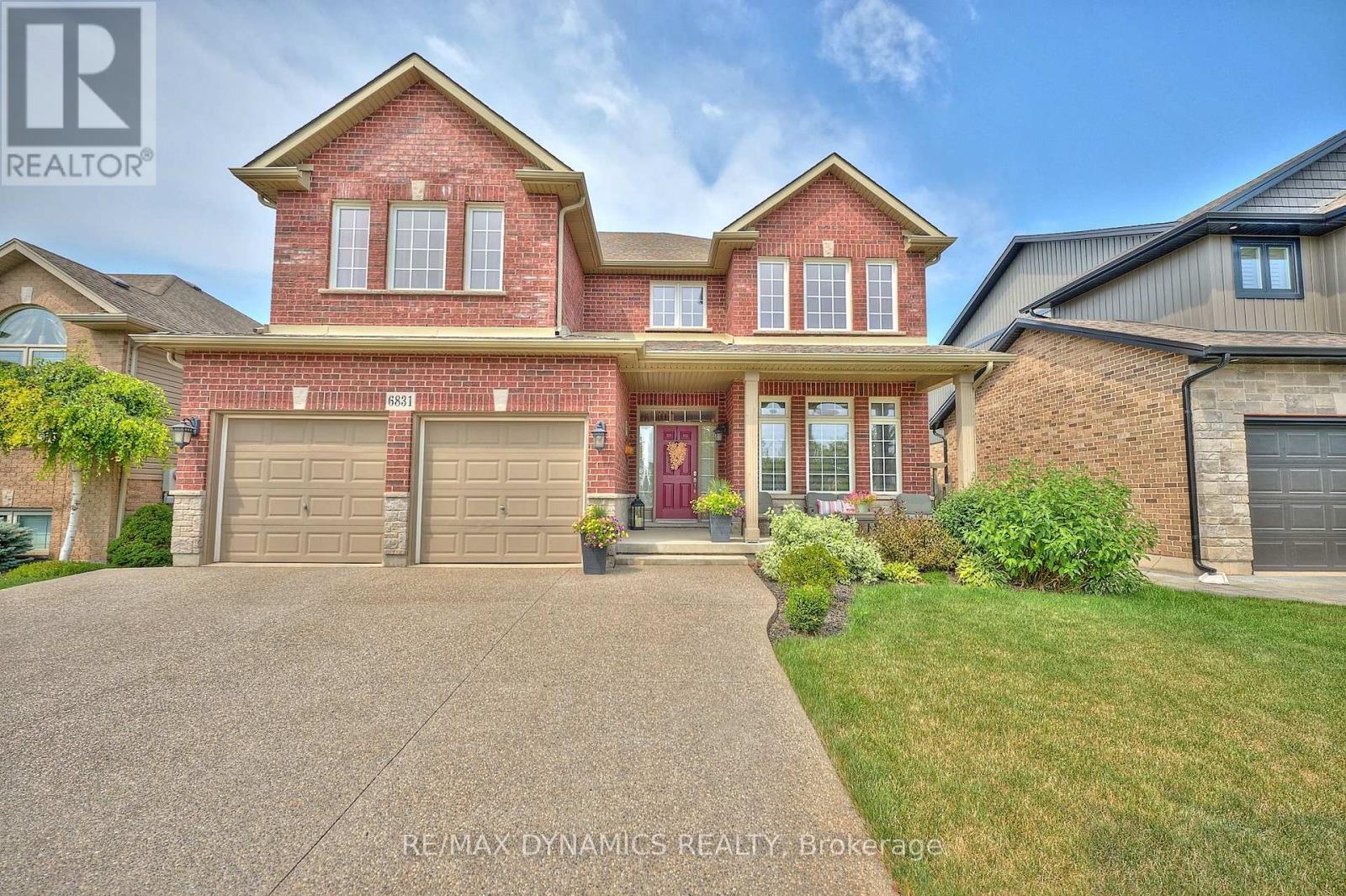 6831 St Michael Avenue, Niagara Falls, Ontario  L2H 0A2 - Photo 1 - X12318815