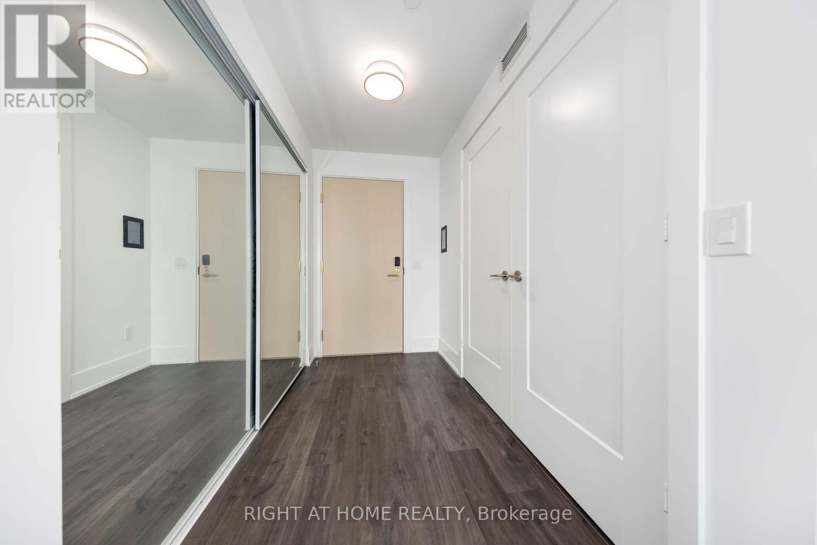 1316 - 480 Front Street W, Toronto, Ontario  M5V 0V5 - Photo 2 - C12318822