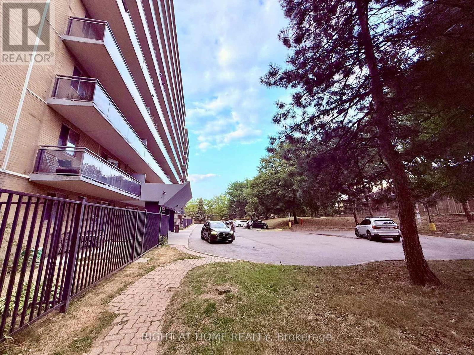 Property at 216 - 100 DUNDALK DRIVE image 2