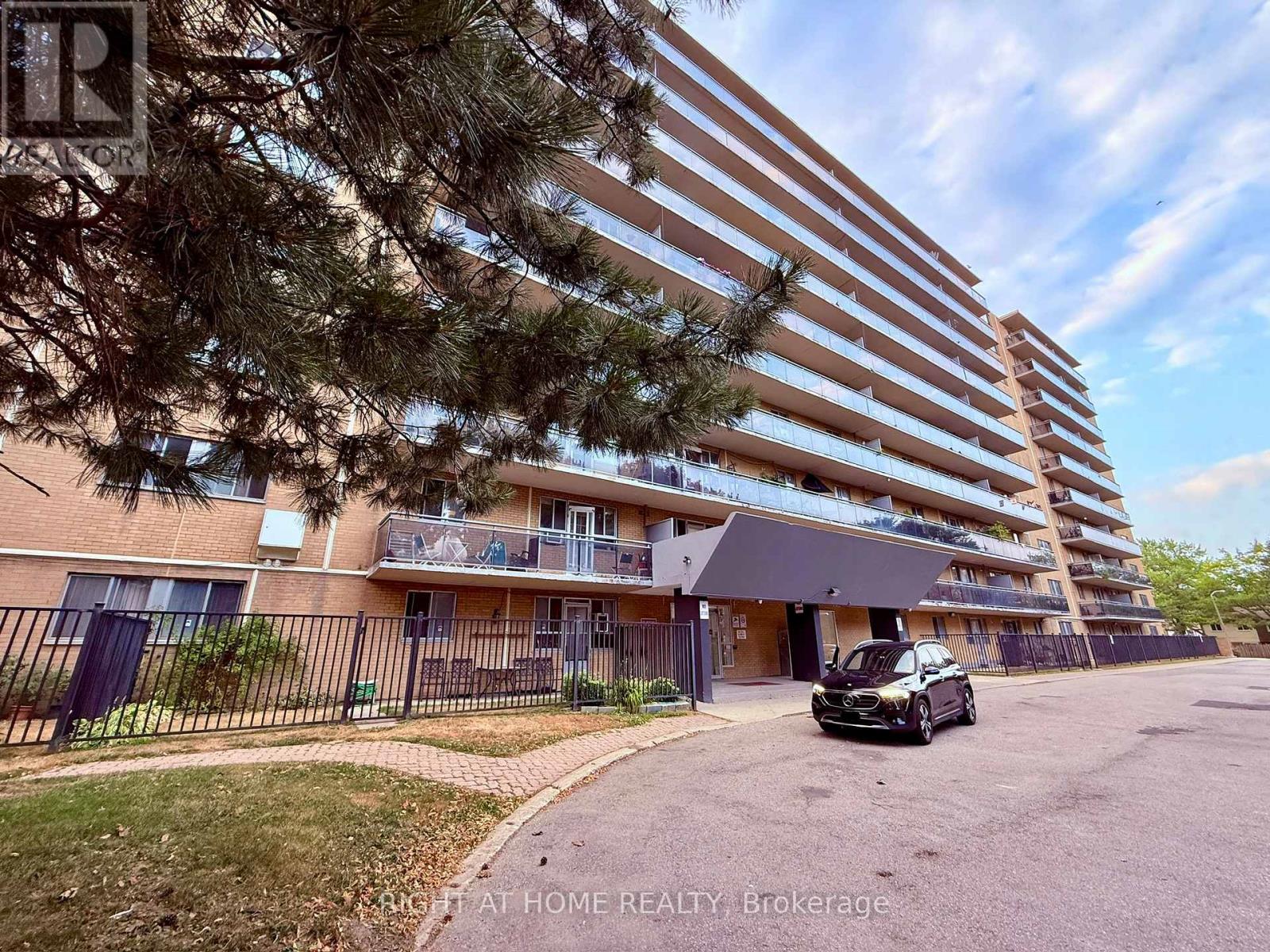 Property at 216 - 100 DUNDALK DRIVE image 3