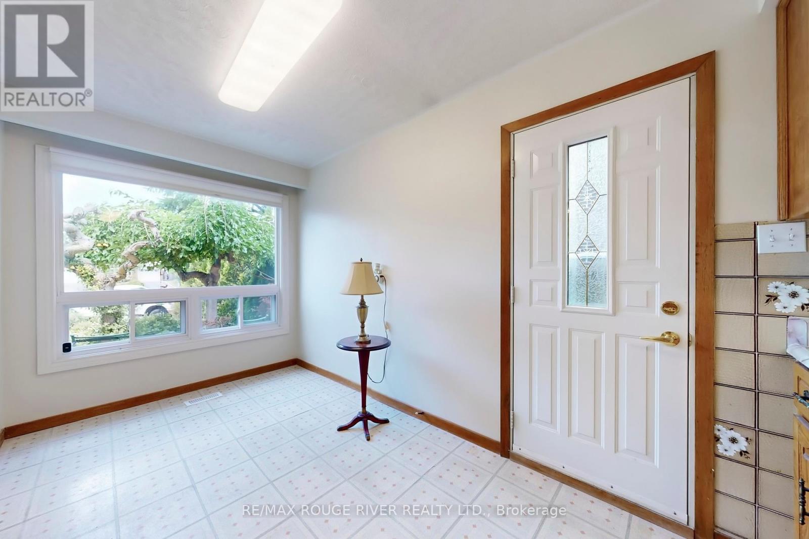 9 Comrie Terrace, Toronto, Ontario  M1M 3T1 - Photo 13 - E12318843