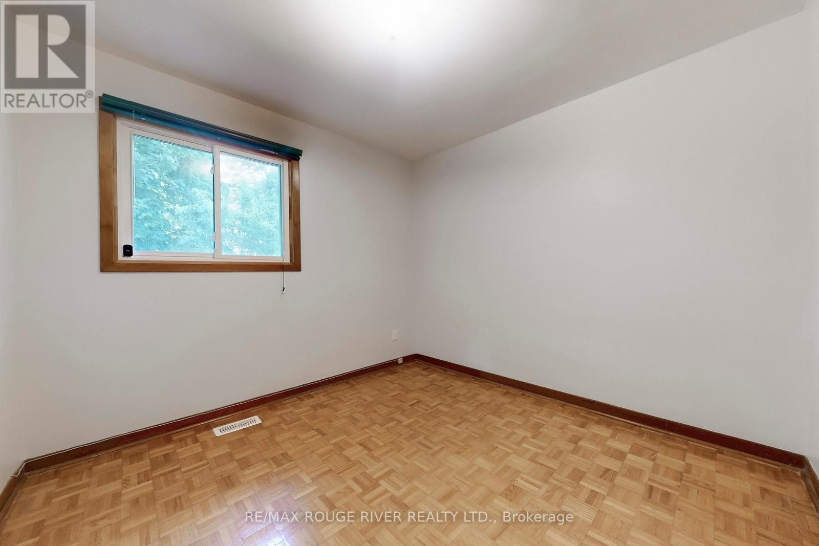 9 Comrie Terrace, Toronto, Ontario  M1M 3T1 - Photo 18 - E12318843