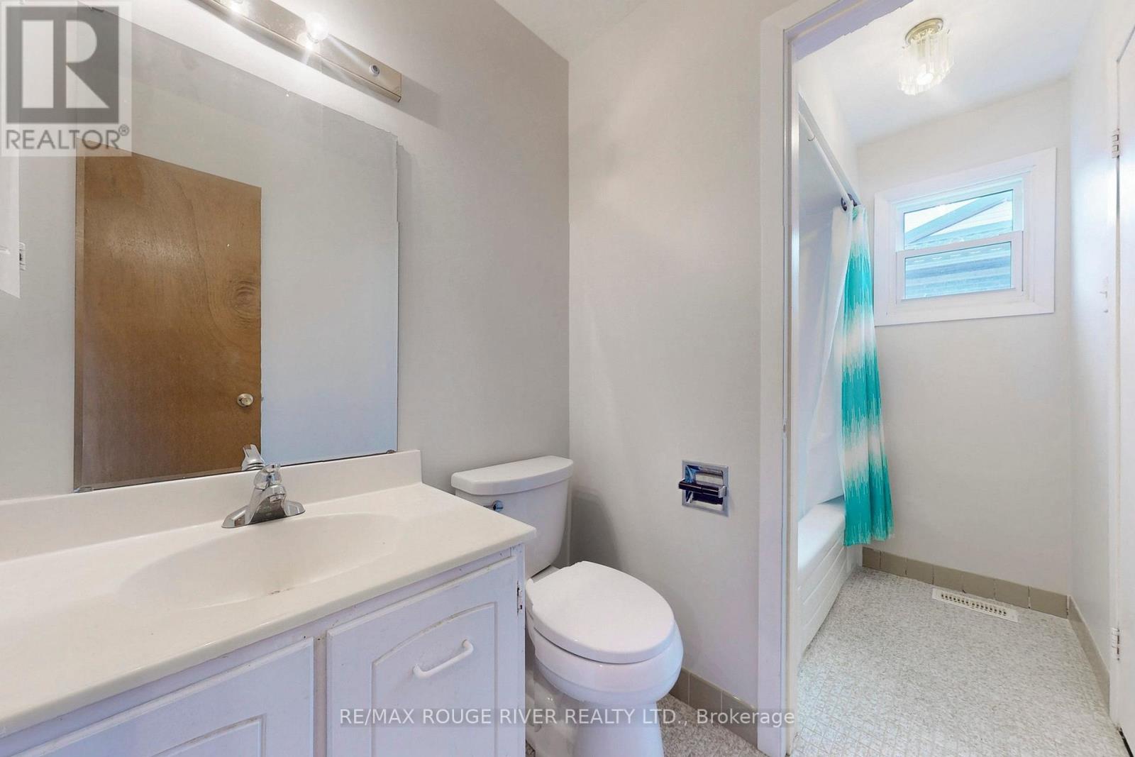 9 Comrie Terrace, Toronto, Ontario  M1M 3T1 - Photo 24 - E12318843