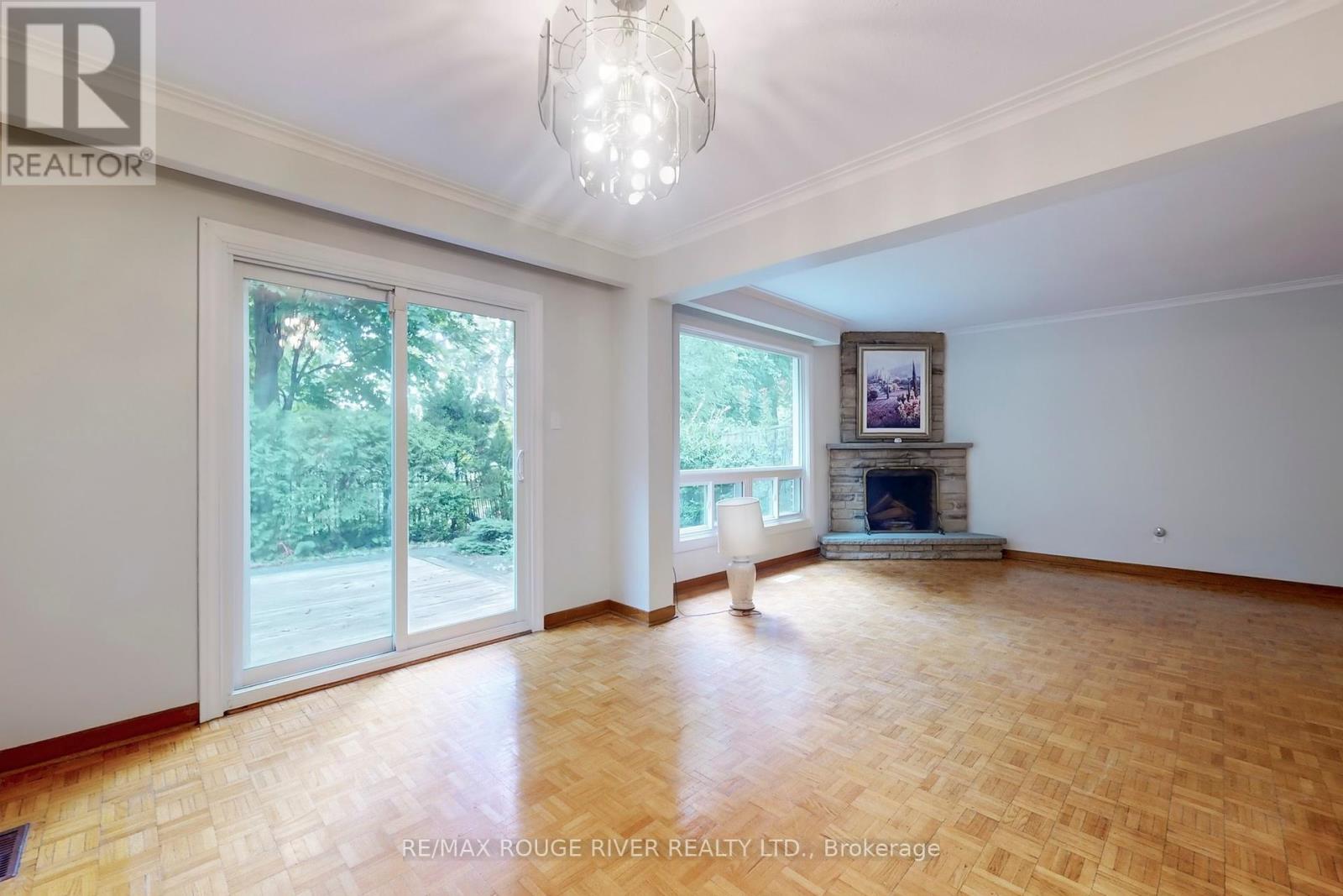 9 Comrie Terrace, Toronto, Ontario  M1M 3T1 - Photo 8 - E12318843