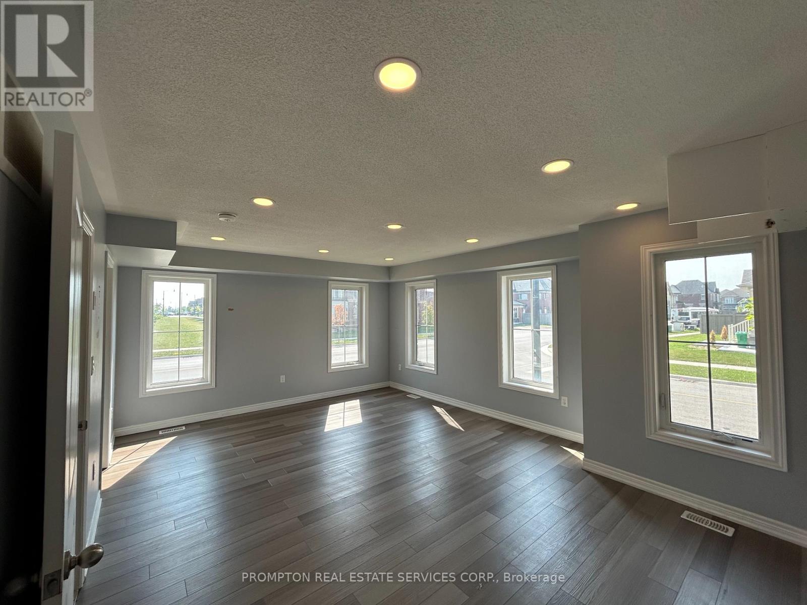 1 Fresnel Road, Brampton, Ontario  L7A 4Z2 - Photo 7 - W12318817
