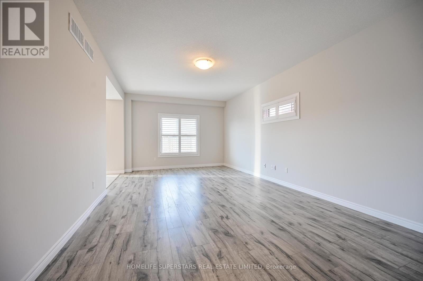 29 Newstead Road, Brant, Ontario  N3L 0G2 - Photo 6 - X12318745