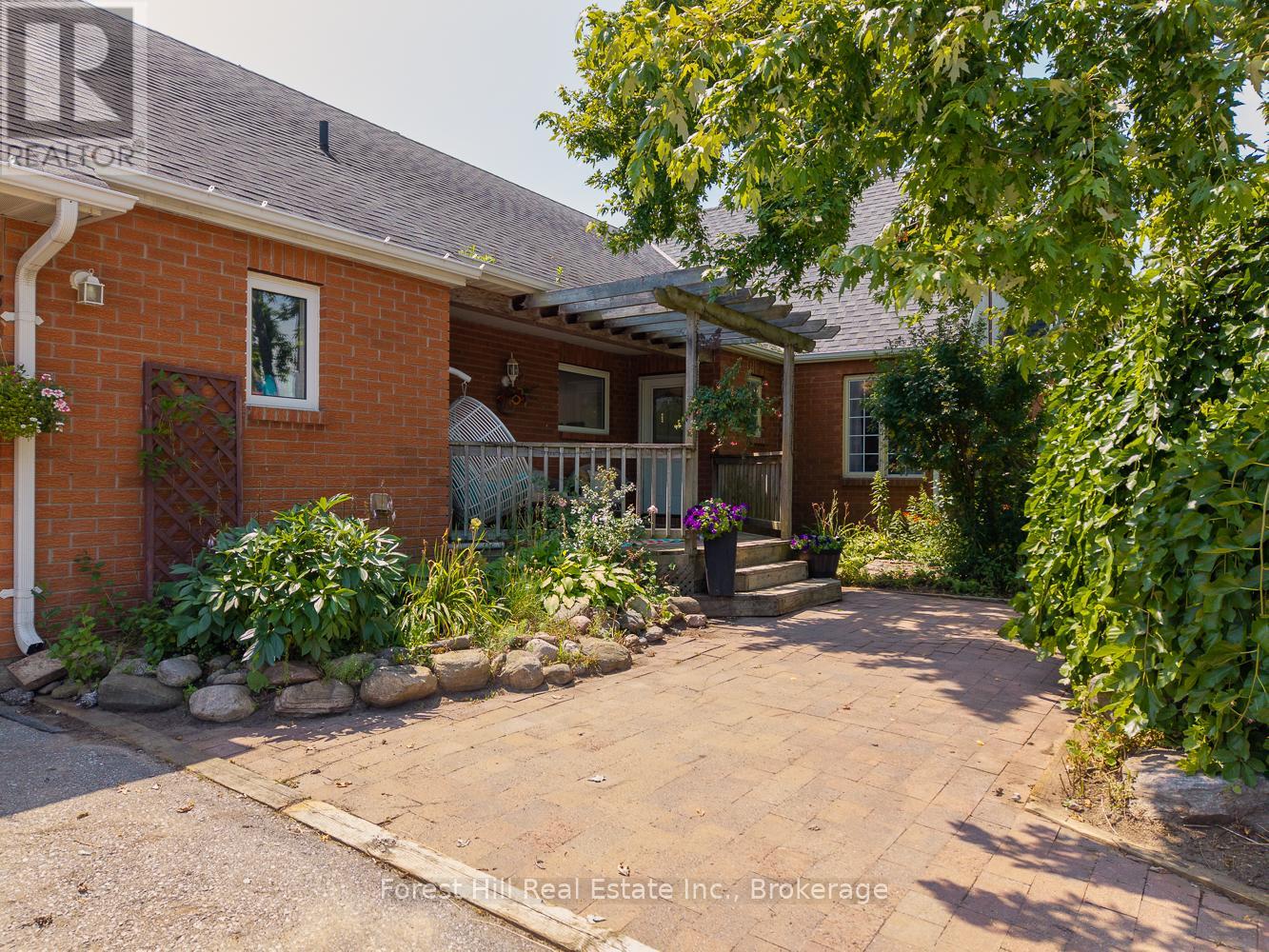 6473 Old Homestead Road, Georgina, Ontario  L0E 1R0 - Photo 4 - N12317471