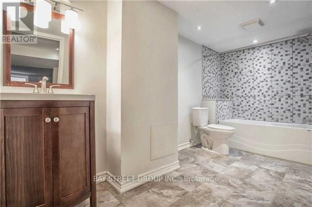 1011 Janette Street, Newmarket, Ontario  L3Y 3C4 - Photo 13 - N12318865