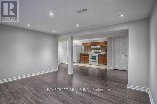 1011 Janette Street, Newmarket, Ontario  L3Y 3C4 - Photo 14 - N12318865