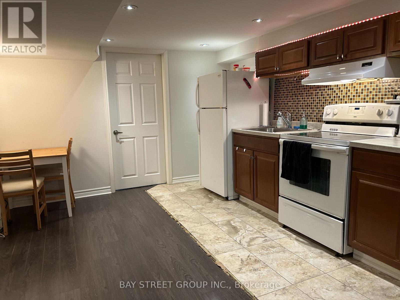 1011 Janette Street, Newmarket, Ontario  L3Y 3C4 - Photo 16 - N12318865