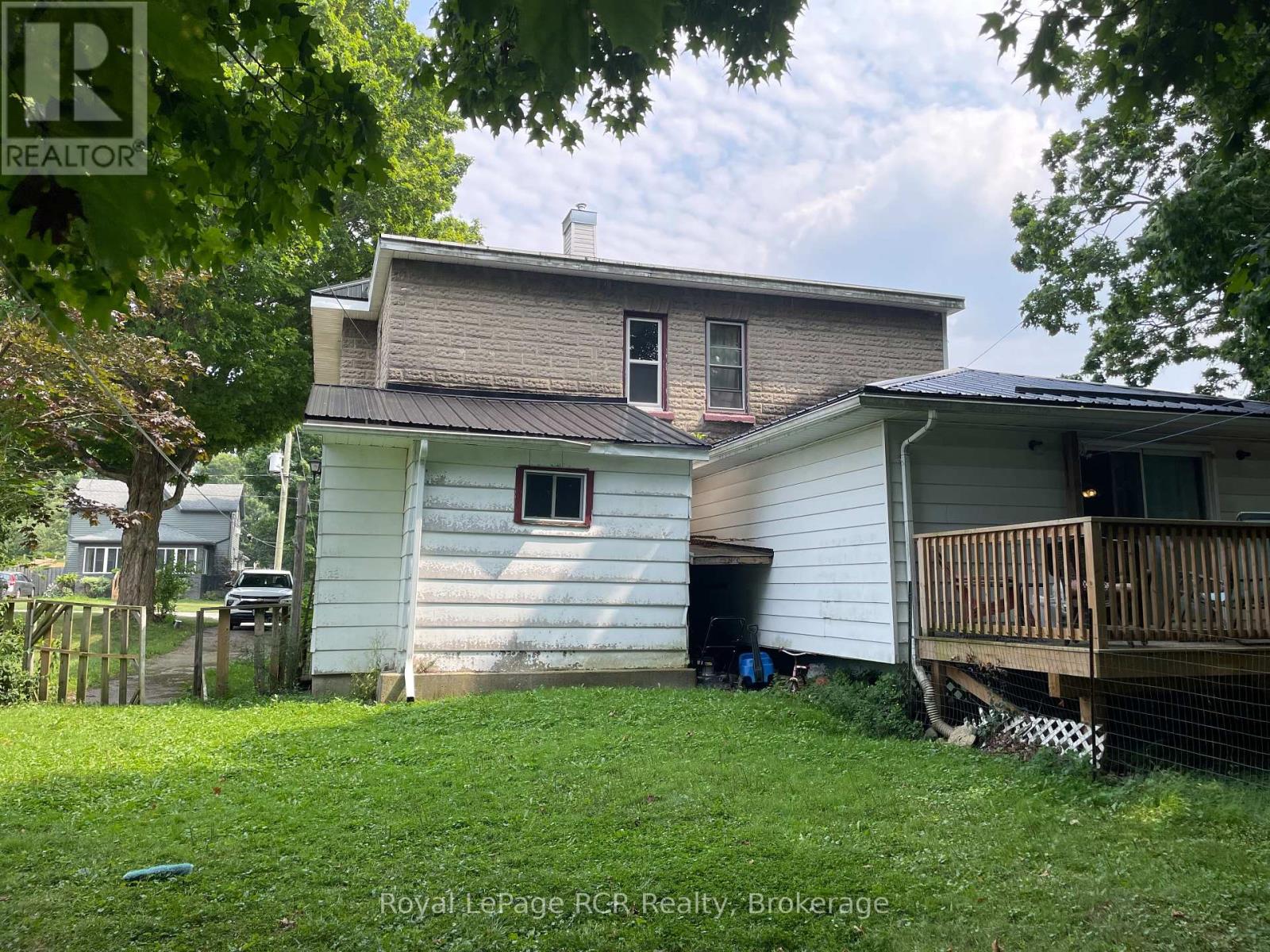146-148 Frances Street, North Huron, Ontario  N0G 2W0 - Photo 2 - X12318925