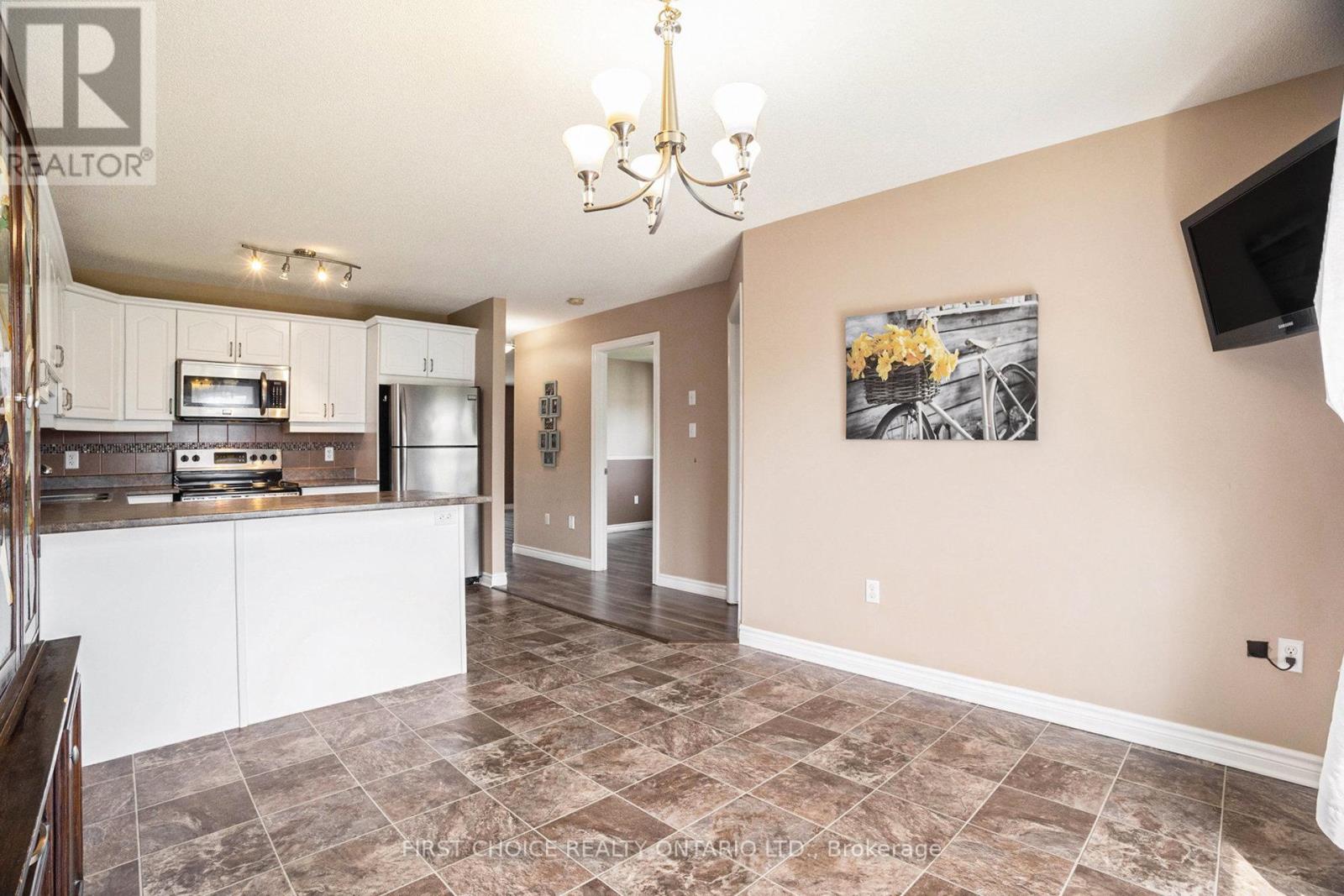 106 Panorama Avenue, Alfred And Plantagenet, Ontario  K0A 3K0 - Photo 11 - X12318913