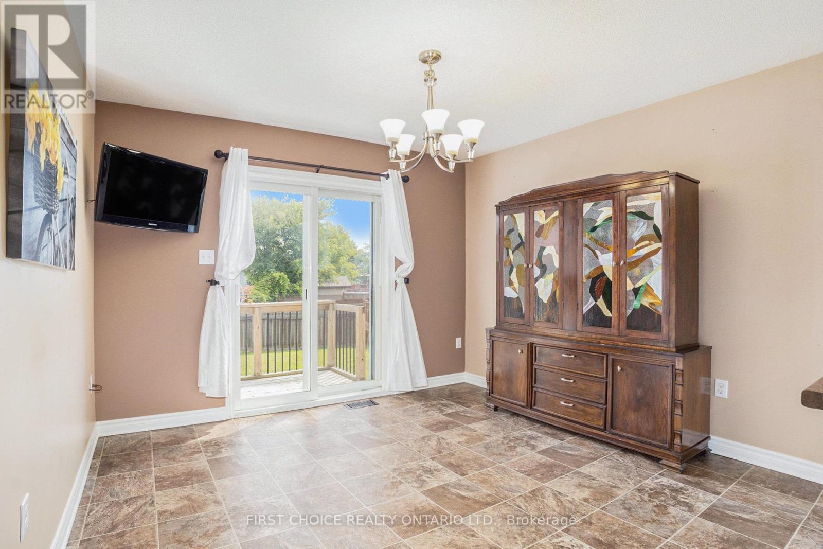 106 Panorama Avenue, Alfred And Plantagenet, Ontario  K0A 3K0 - Photo 12 - X12318913