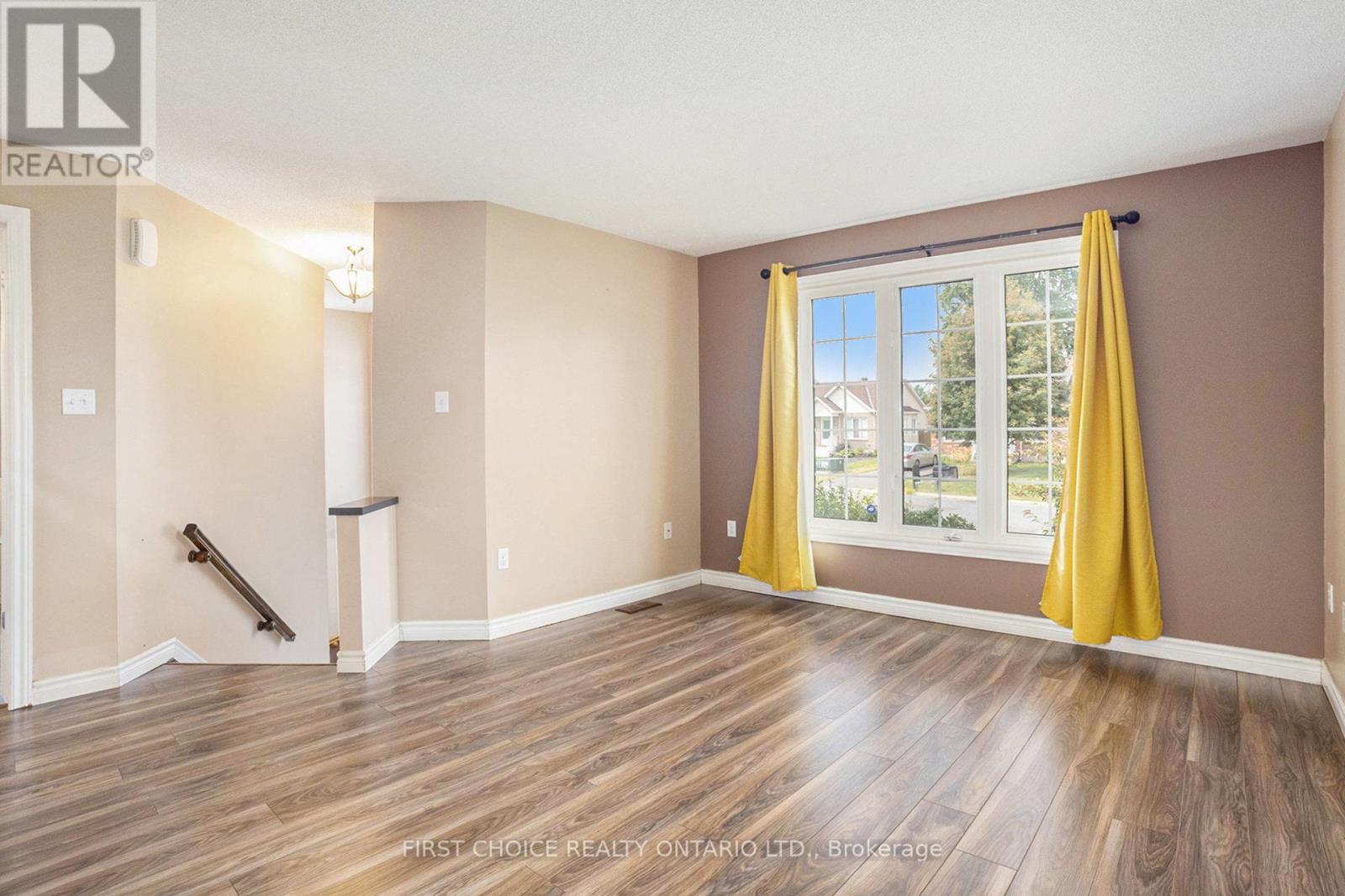 106 Panorama Avenue, Alfred And Plantagenet, Ontario  K0A 3K0 - Photo 2 - X12318913