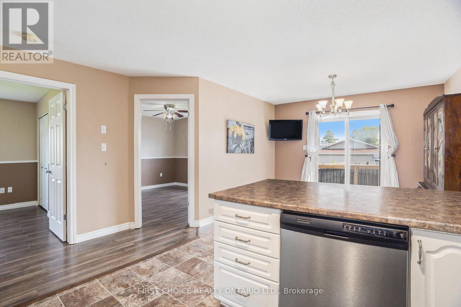 106 Panorama Avenue, Alfred And Plantagenet, Ontario  K0A 3K0 - Photo 8 - X12318913