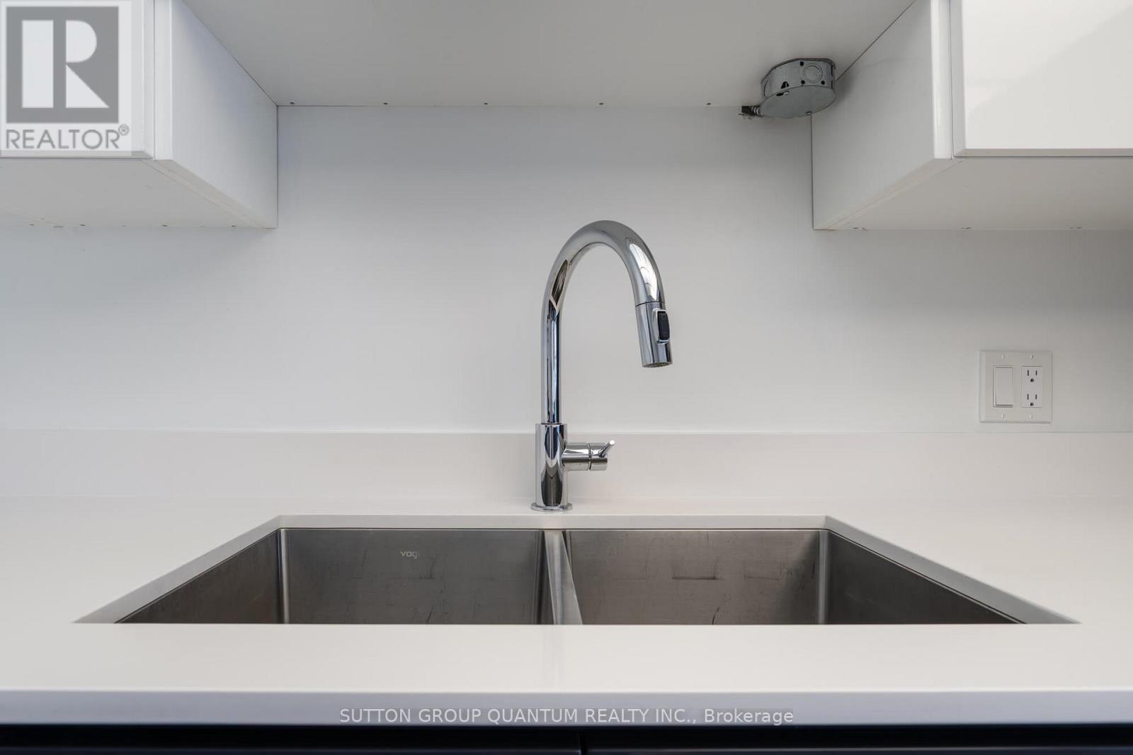 1113 - 55 Harbour Square, Toronto, Ontario  M5J 2L1 - Photo 10 - C12060022