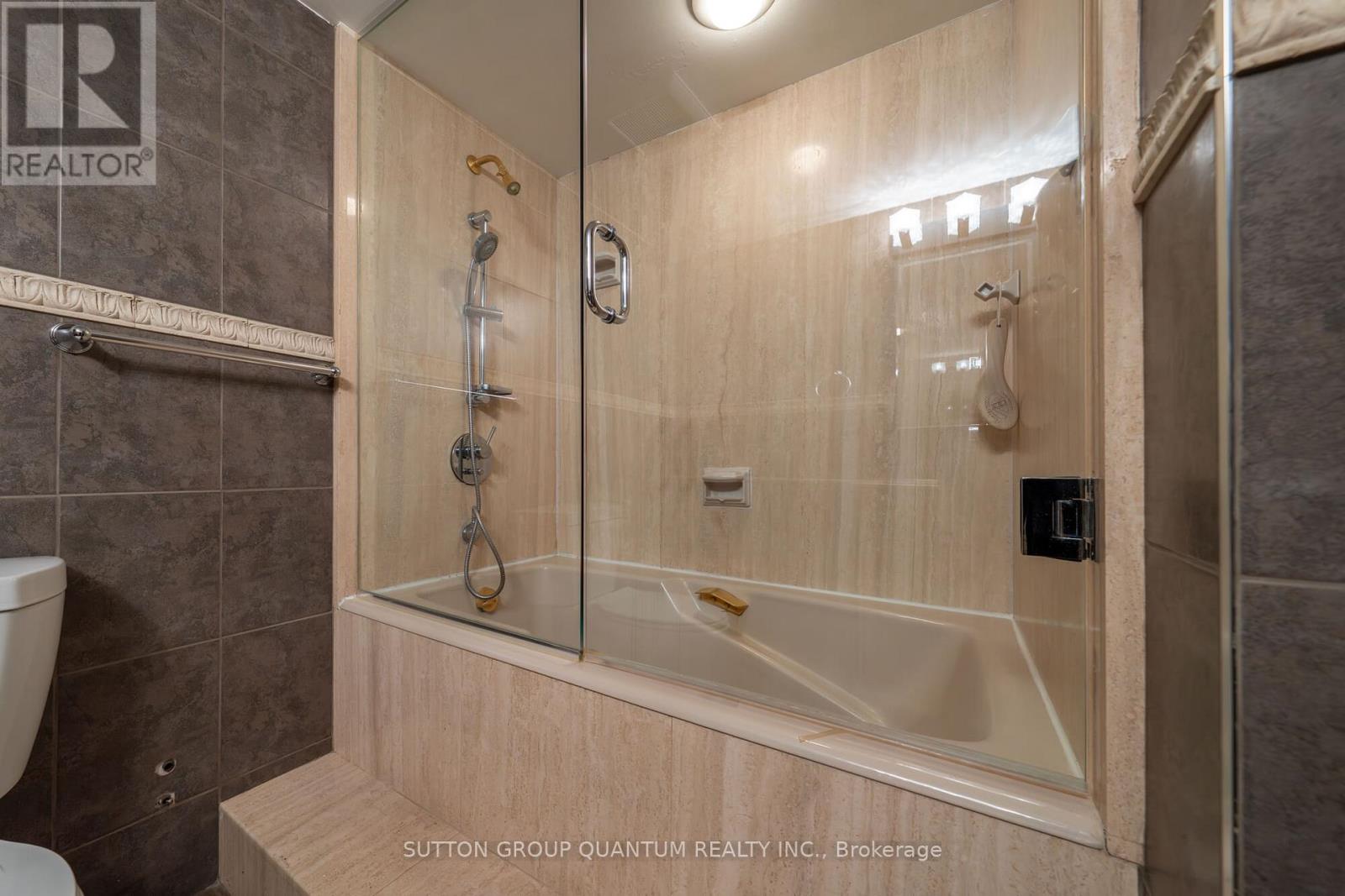 1113 - 55 Harbour Square, Toronto, Ontario  M5J 2L1 - Photo 20 - C12060022