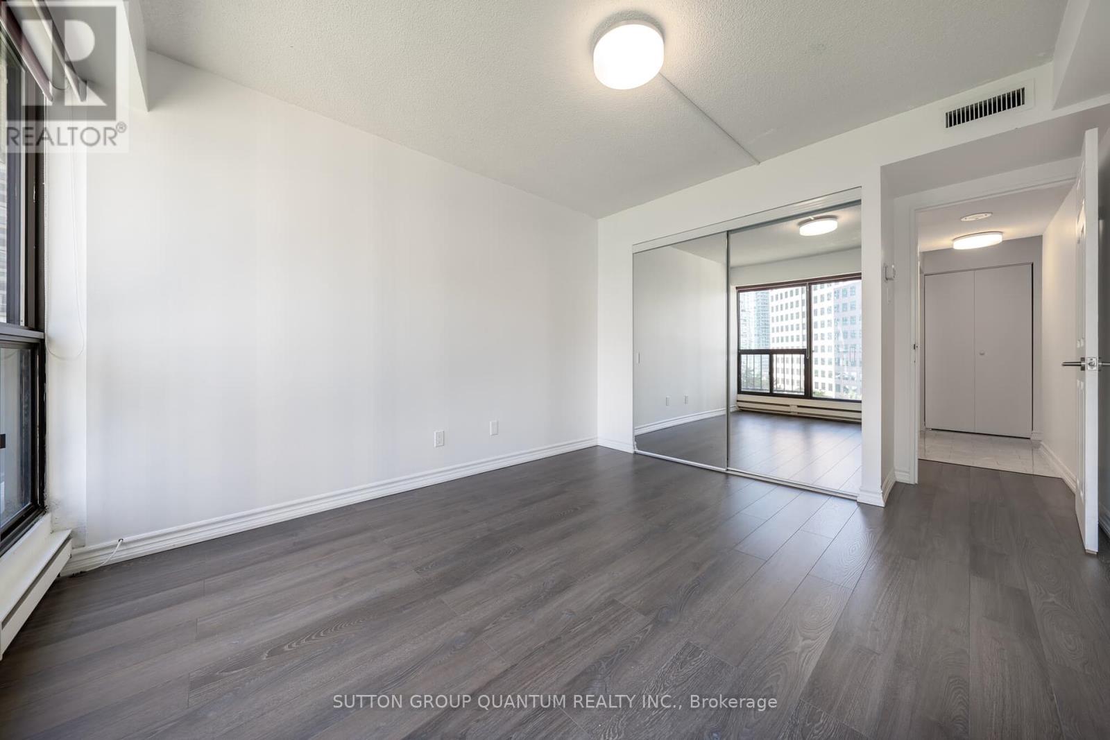 1113 - 55 Harbour Square, Toronto, Ontario  M5J 2L1 - Photo 23 - C12060022