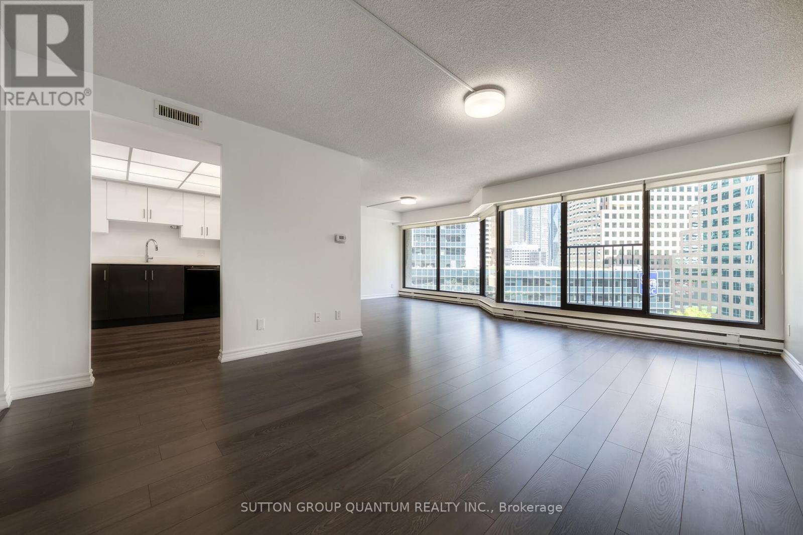 Property at 1113 - 55 HARBOUR SQUARE image 4