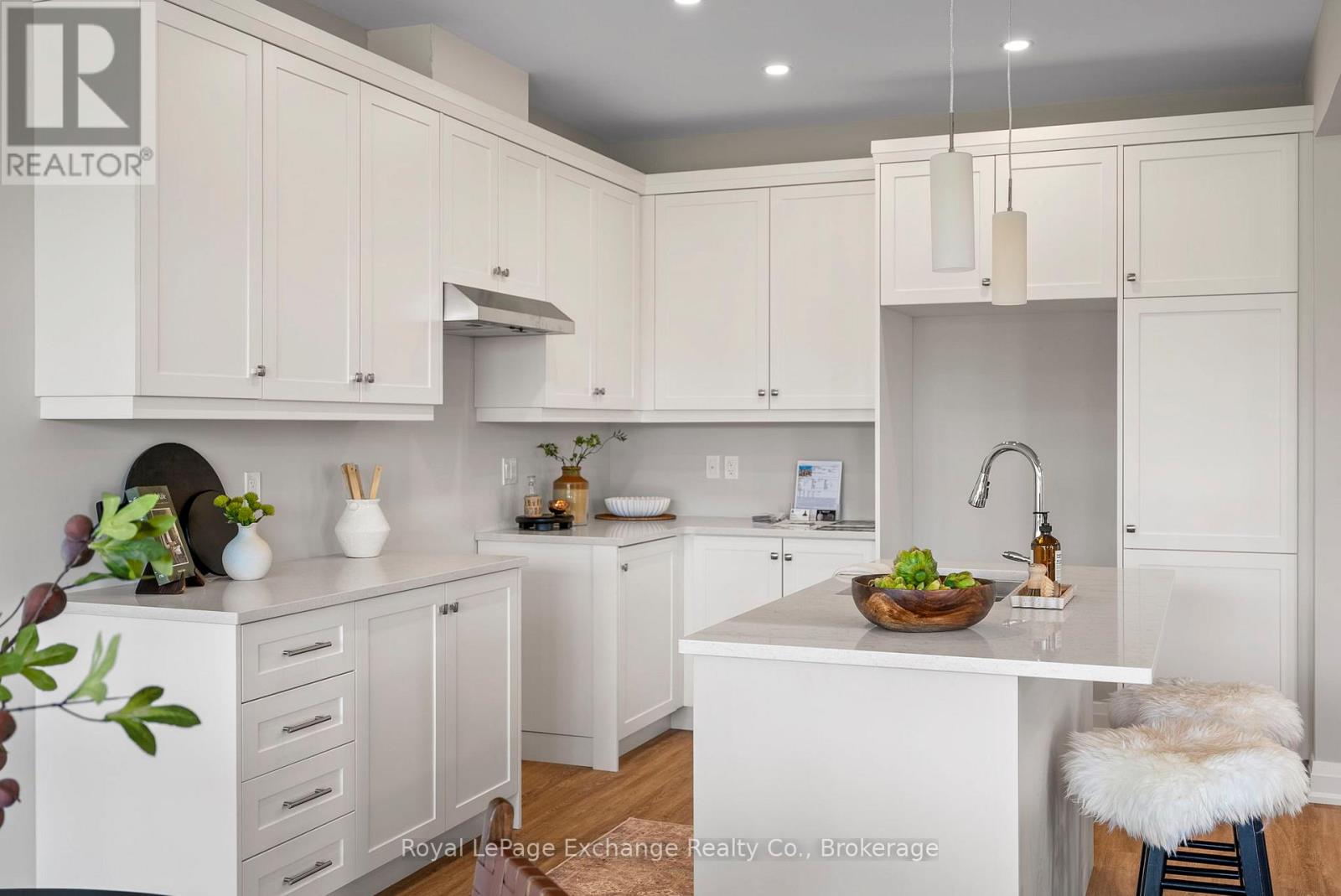 127 Inverness Street N, Kincardine, Ontario  N2Z 2Z4 - Photo 8 - X12105305