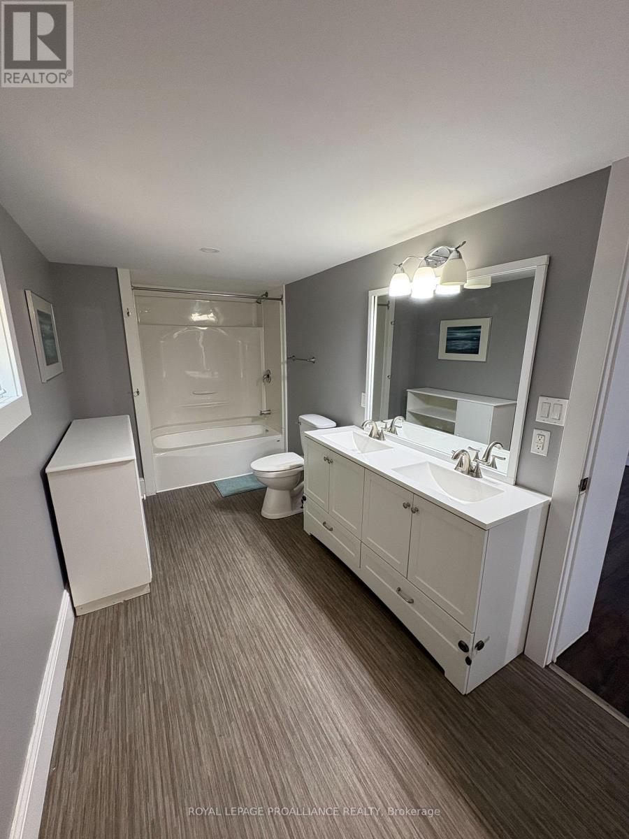 374 Main Street, Prince Edward County, Ontario  K0K 2T0 - Photo 11 - X12318933