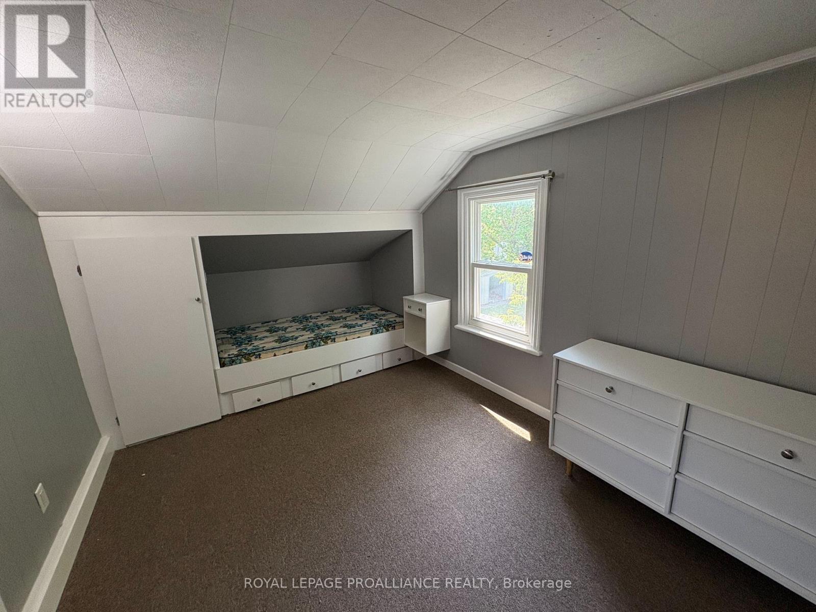 374 Main Street, Prince Edward County, Ontario  K0K 2T0 - Photo 16 - X12318933