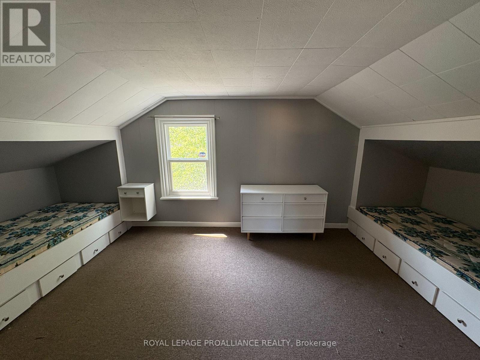 374 Main Street, Prince Edward County, Ontario  K0K 2T0 - Photo 17 - X12318933