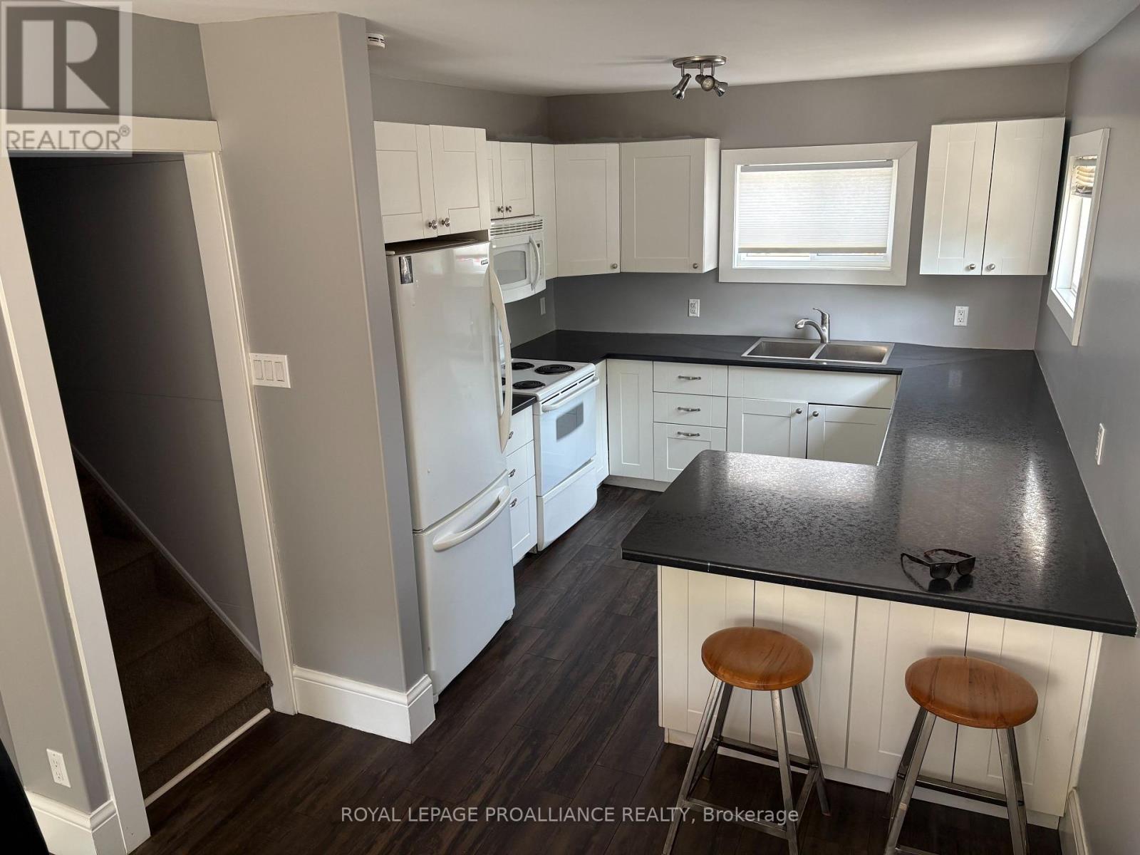 374 Main Street, Prince Edward County, Ontario  K0K 2T0 - Photo 8 - X12318933