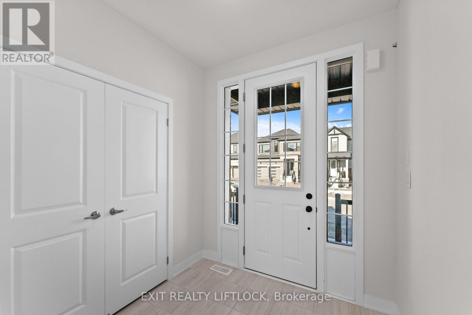 814 Griffin Trail, Peterborough North, Ontario  K9K 0J4 - Photo 4 - X12318943