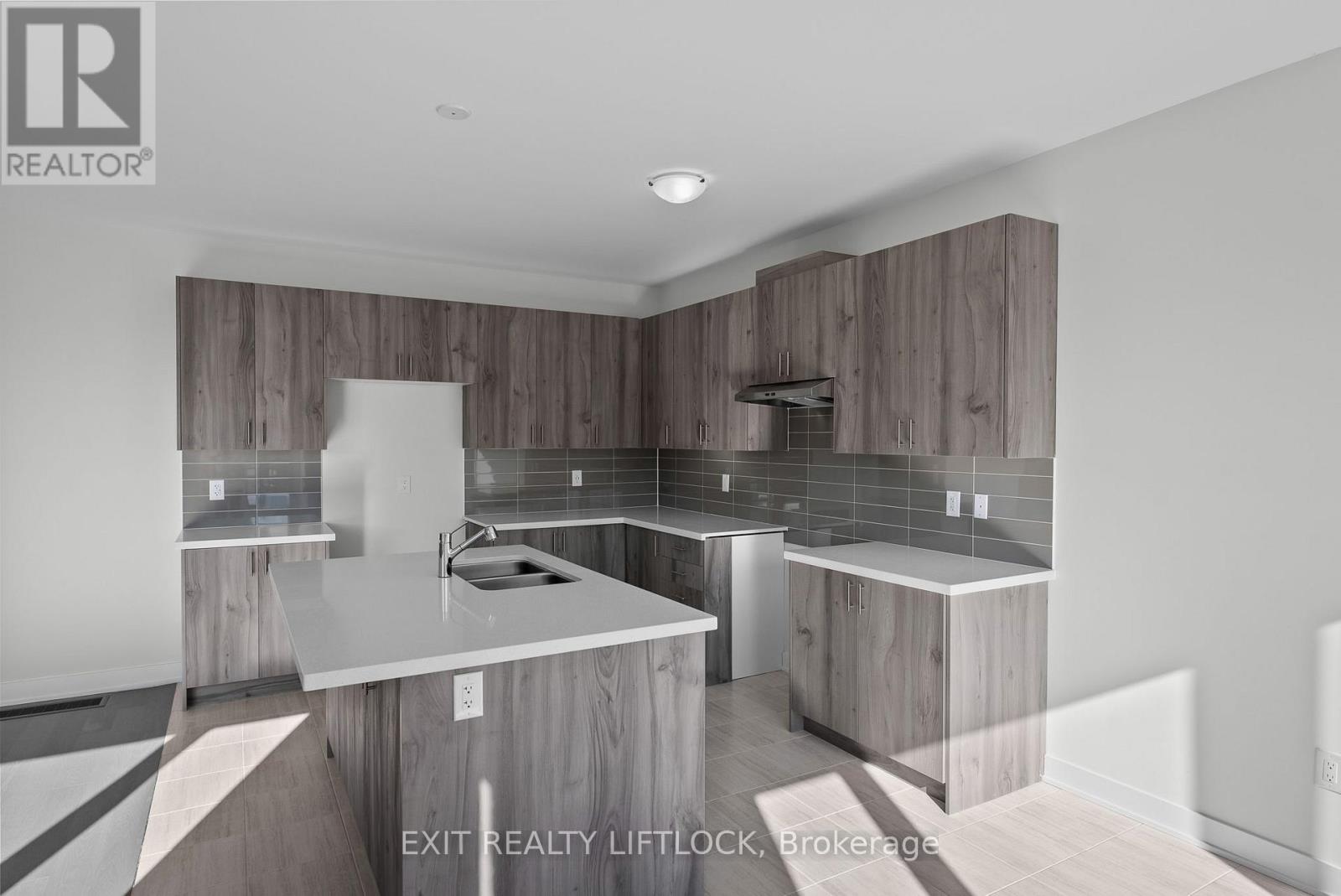 814 Griffin Trail, Peterborough North, Ontario  K9K 0J4 - Photo 9 - X12318943