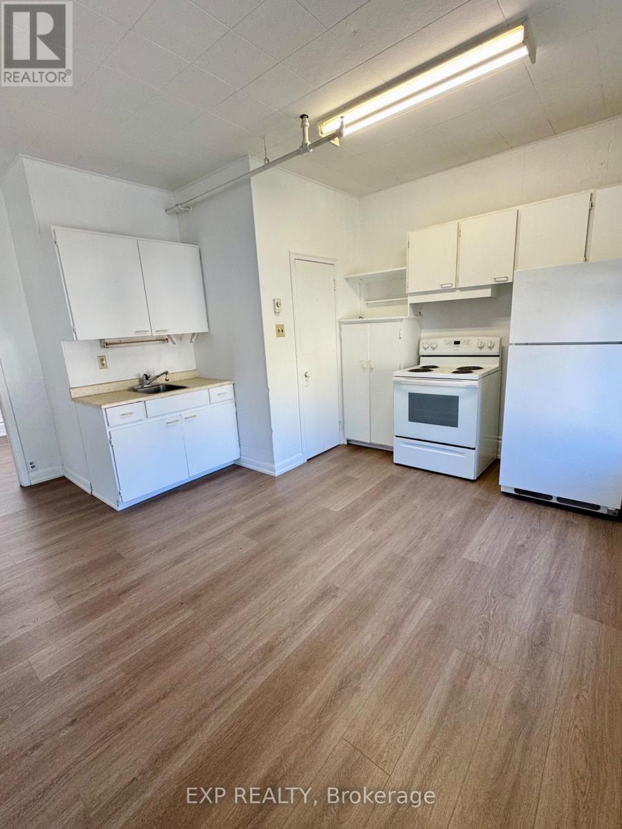 Unit A - 17 Mill Street E, Halton Hills, Ontario  L7J 1G8 - Photo 2 - W12318921