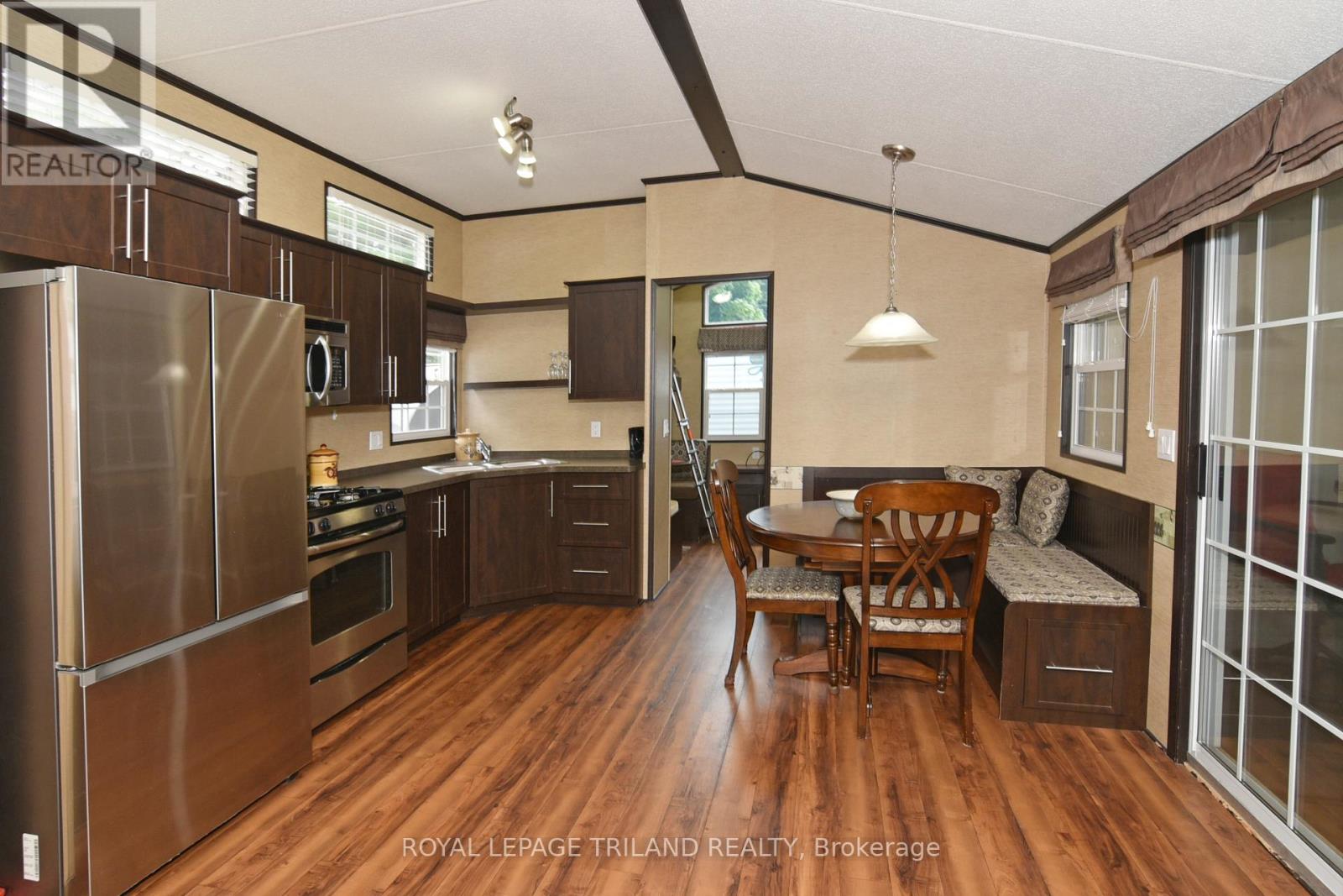 G34 - 9338 West Ipperwash Road, Lambton Shores, Ontario  N0N 1J0 - Photo 15 - X12318953