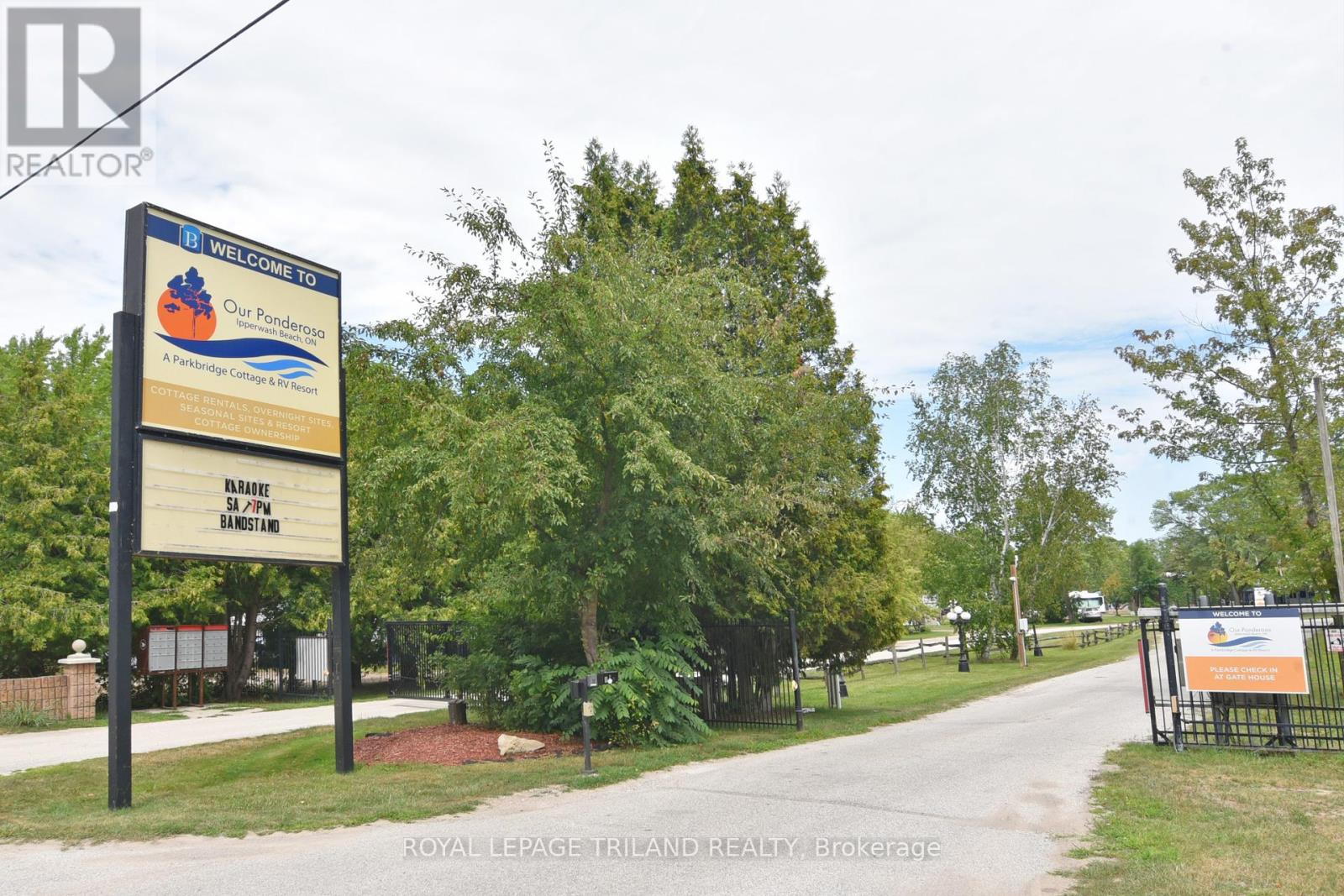 G34 - 9338 West Ipperwash Road, Lambton Shores, Ontario  N0N 1J0 - Photo 2 - X12318953