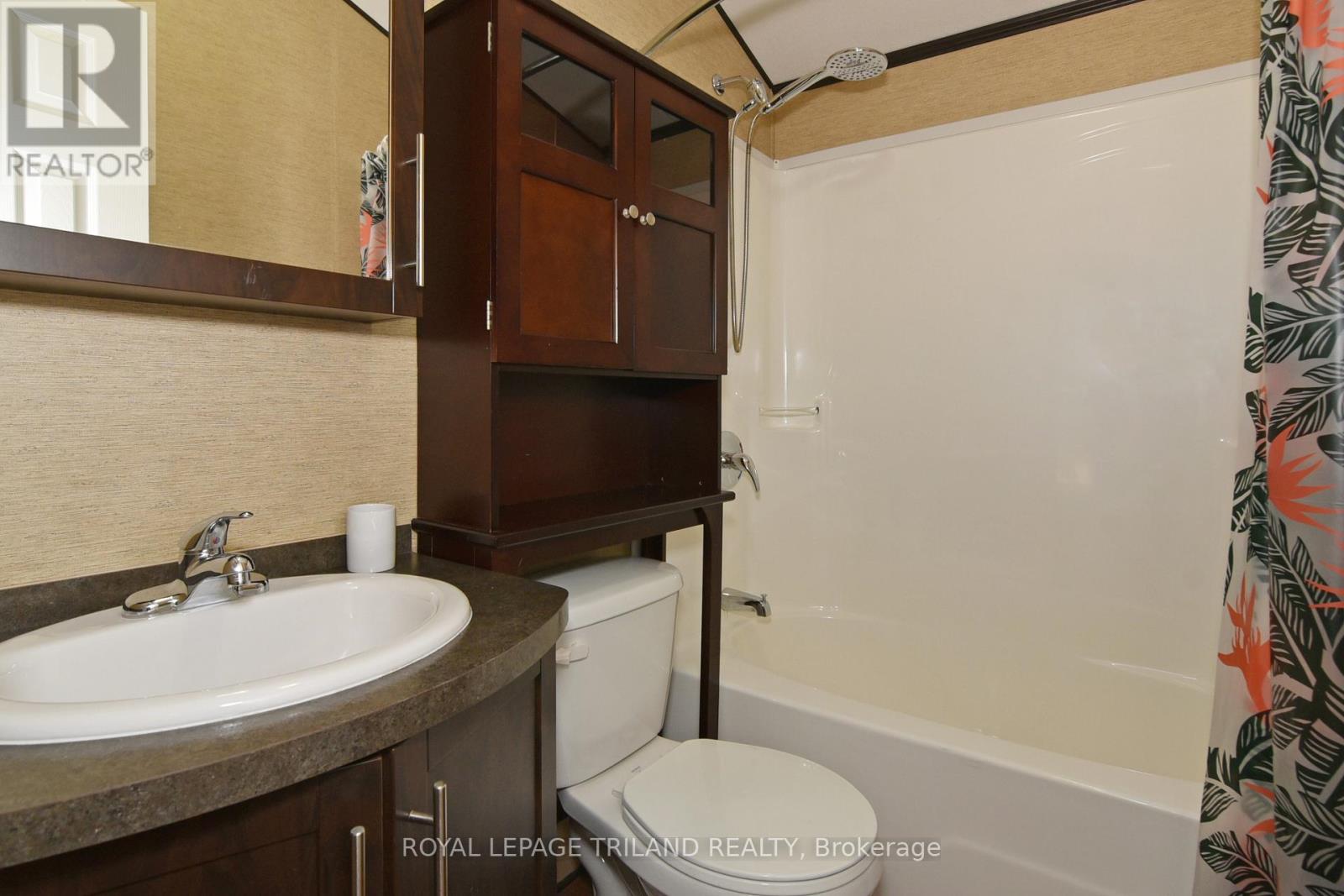 G34 - 9338 West Ipperwash Road, Lambton Shores, Ontario  N0N 1J0 - Photo 23 - X12318953